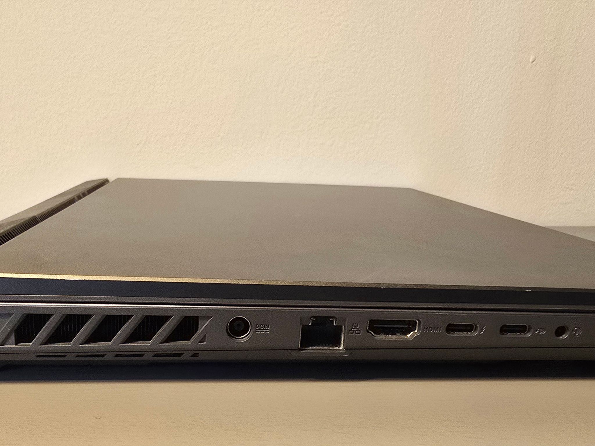 ASUS ROG Strix G16 i9-14900HX RTX 4070 32GB RAM 1TB SSD QHD+ 240Hz Win 11 Pro -Excellent