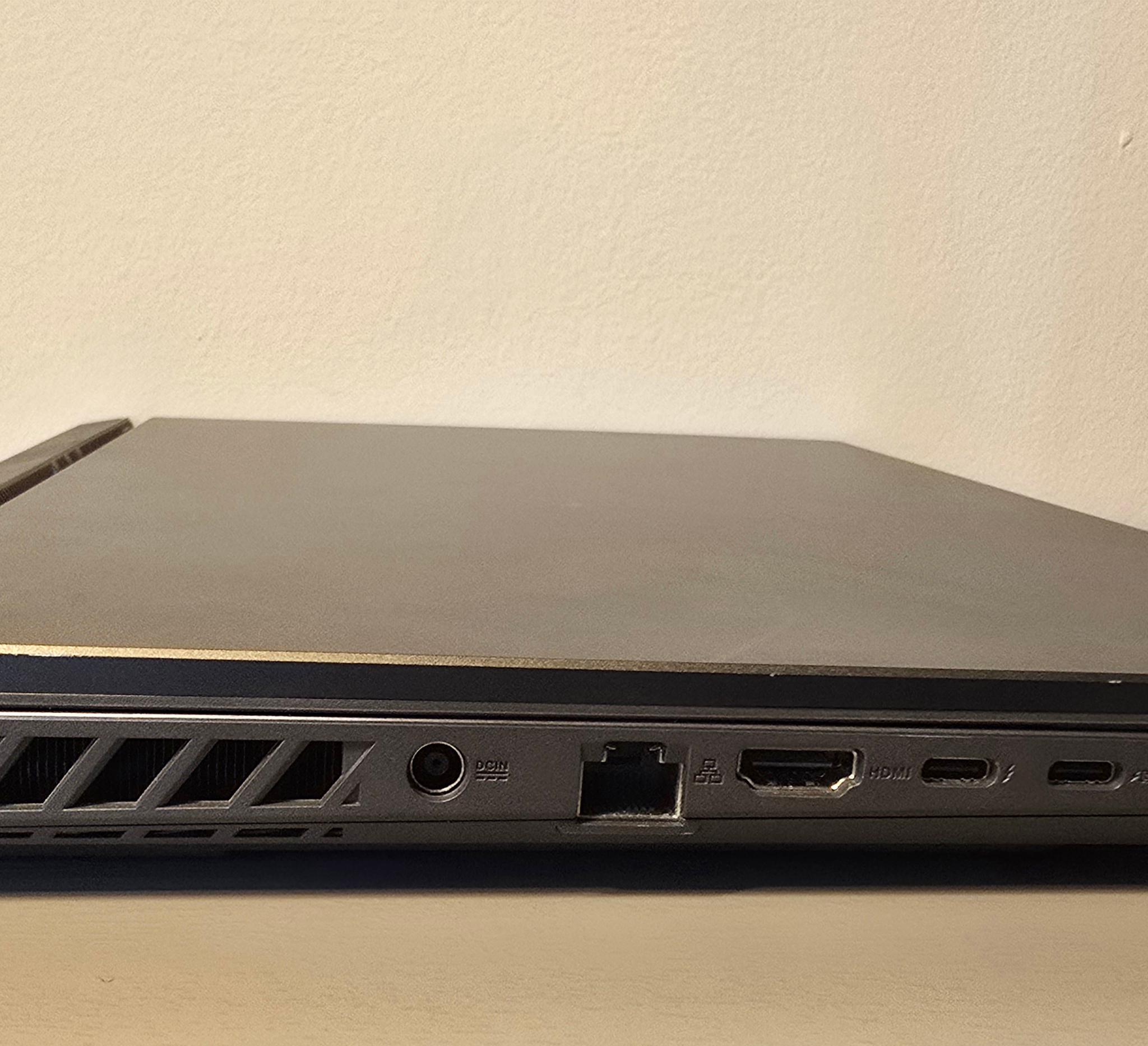 ASUS ROG Strix G16 i9-14900HX RTX 4070 32GB RAM 1TB SSD QHD+ 240Hz Win 11 Pro -Excellent