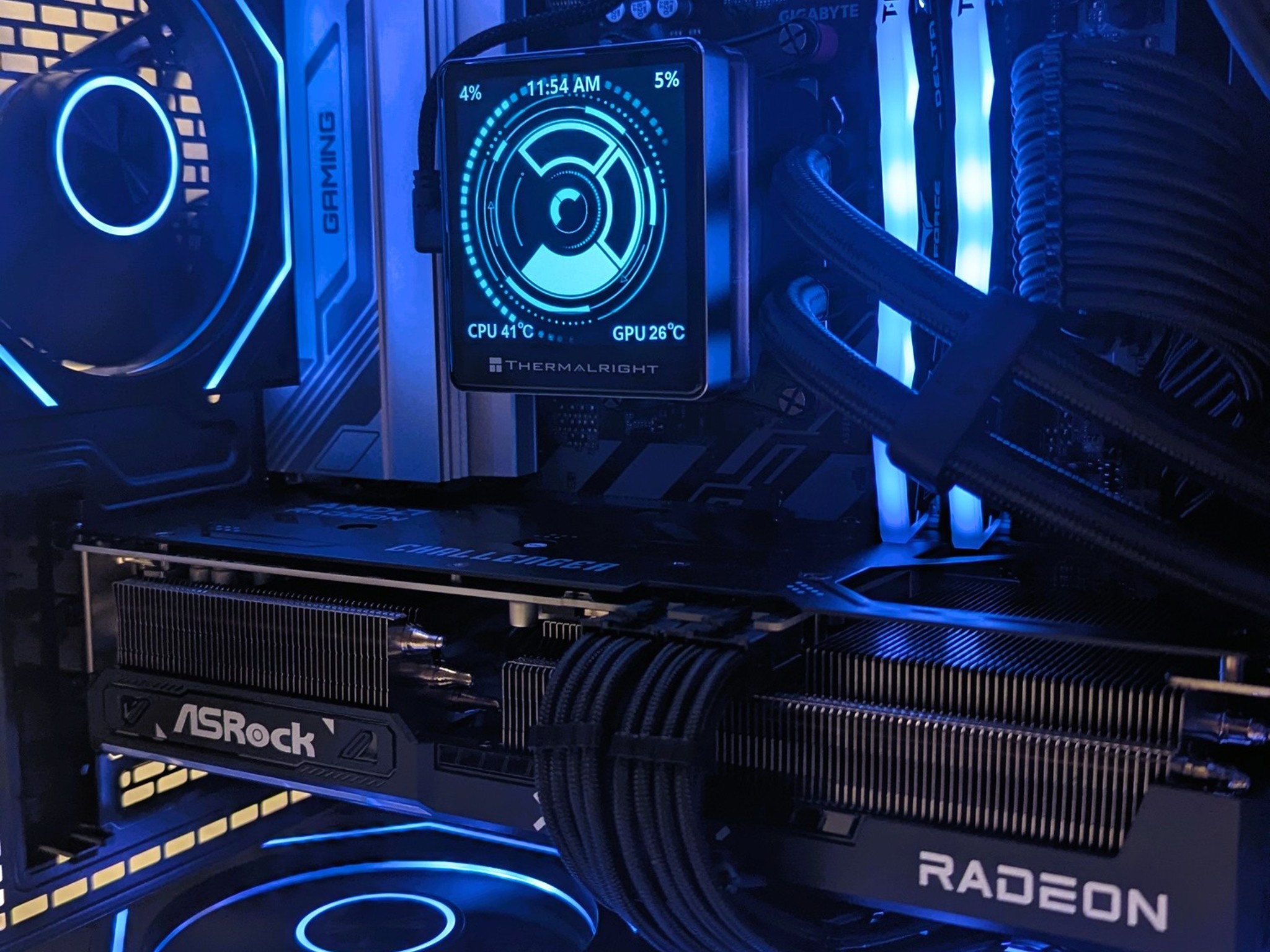 RX 9070 XT 16GB | RYZEN 9600X | 16GB DDR5 | 1TB SSD | 240MM LCD AIO | 850W GOLD| WIFI+BT