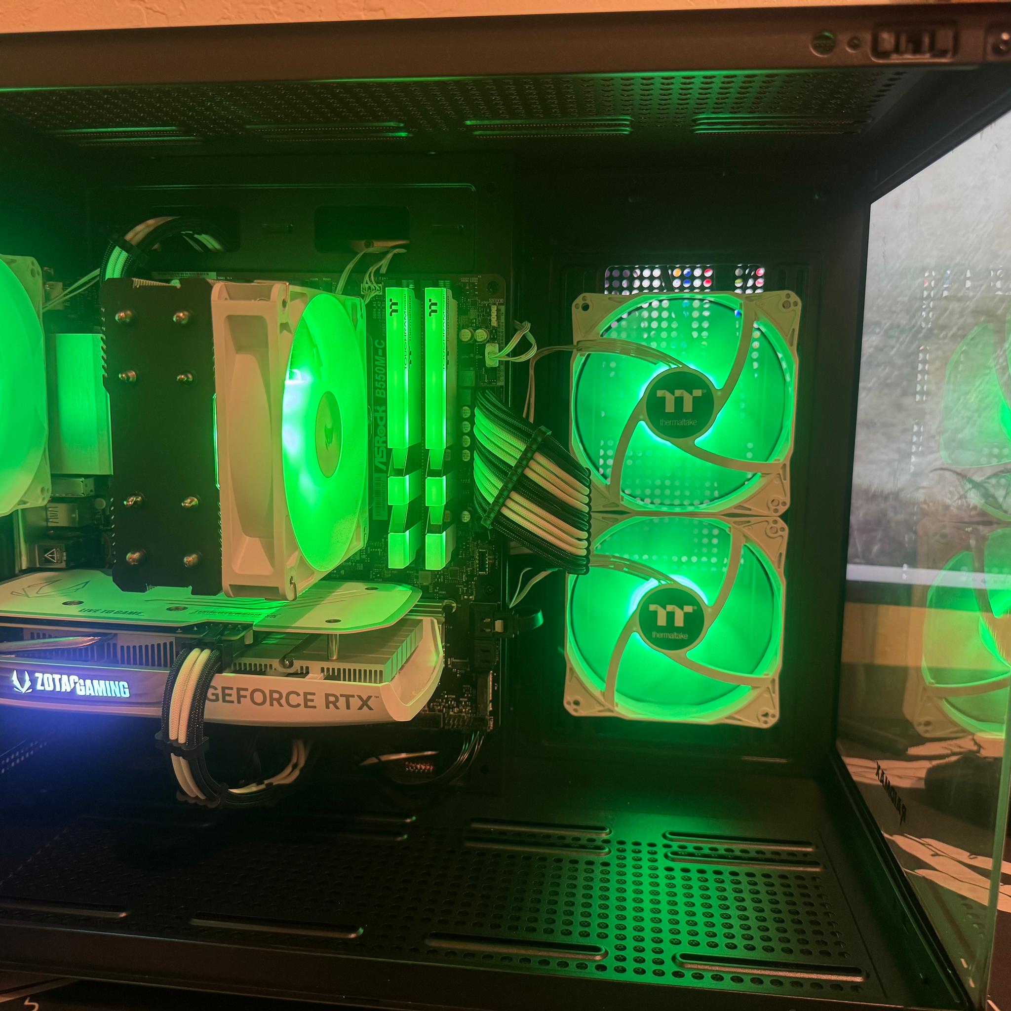 Panda Build Gaming PC / content creation | NVIDIA GEFORCE RTX 4060 | Ryzen 5 | 16GB RAM | WINDOWS 11