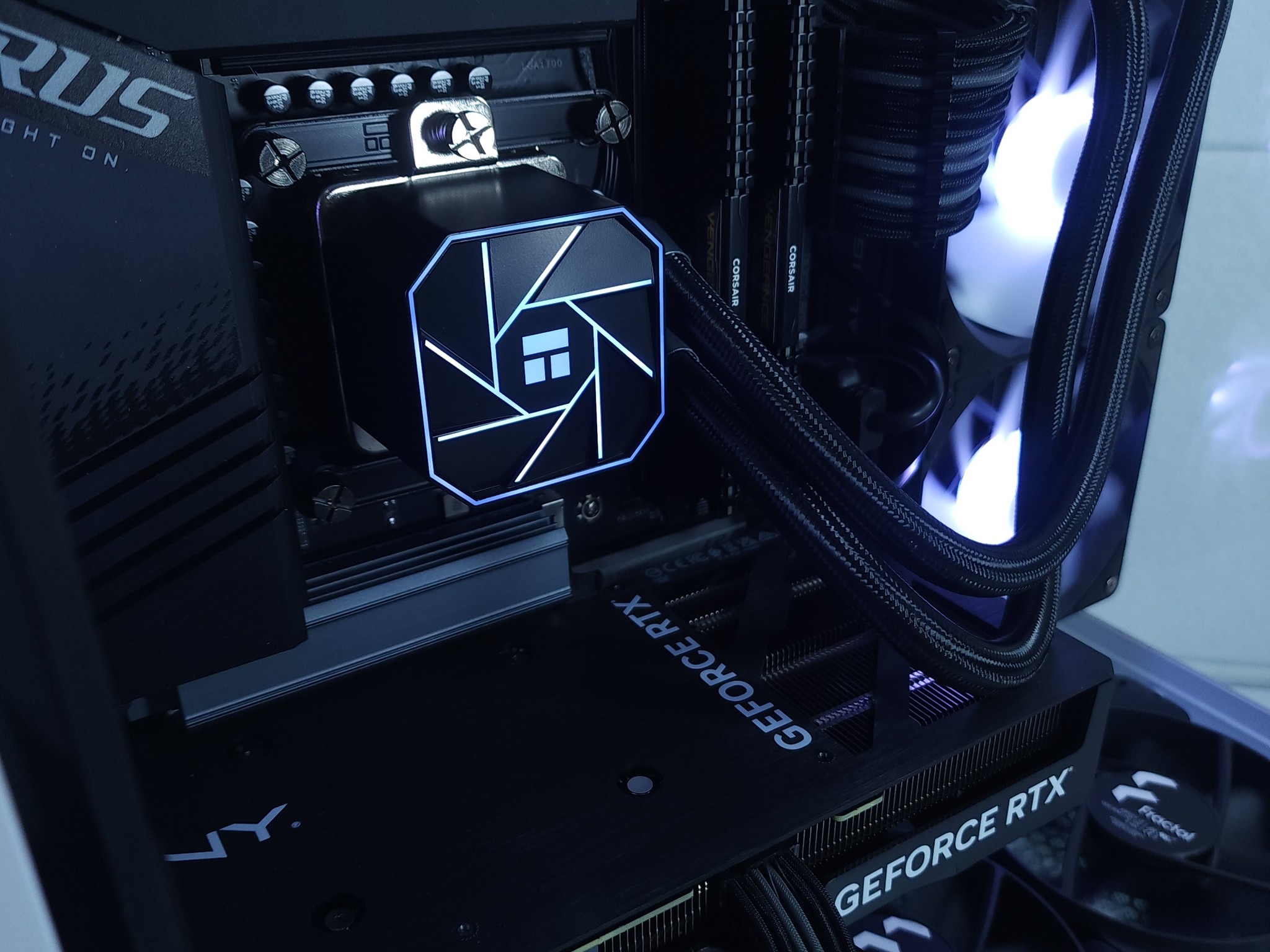 🤍RTX 4070 Super●Core i7 12700KF●1440p Gaming Computer