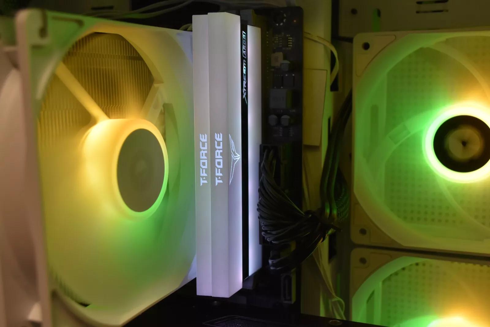 Gaming PC Intel I 5 9400F RGB  16 GBS of Ram GPU Evga G Force FTW 1080 8 GB NVME 1TB 600 Watt PSU