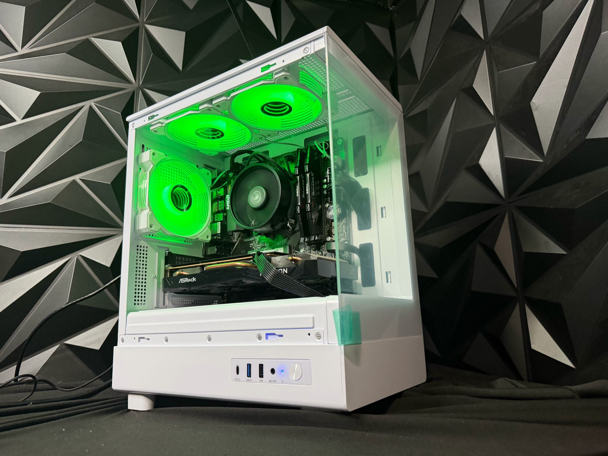 🔥😎 THE MID DADDY Mini 😎🔥Ryzen 5 5500| RX 6600XT| 16 GB DDR4| 500 GB NVMe| 650W PSU