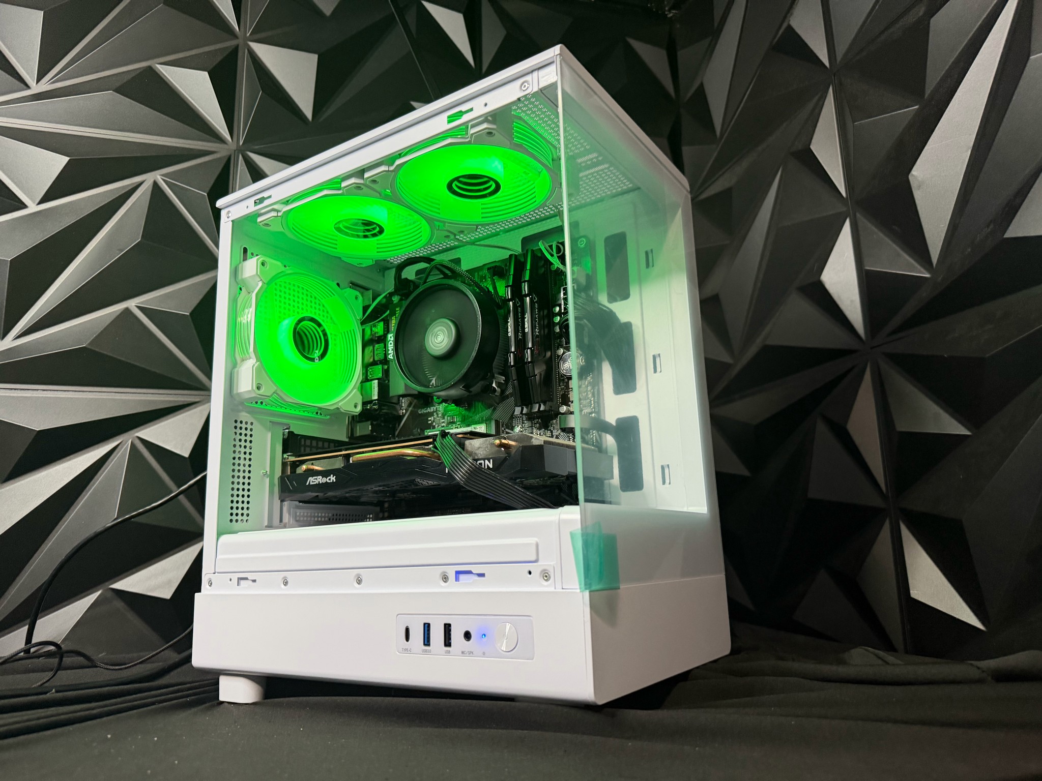 🔥😎 THE MID DADDY Mini 😎🔥Ryzen 5 5500| RX 6600XT| 16 GB DDR4| 500 GB NVMe| 650W PSU