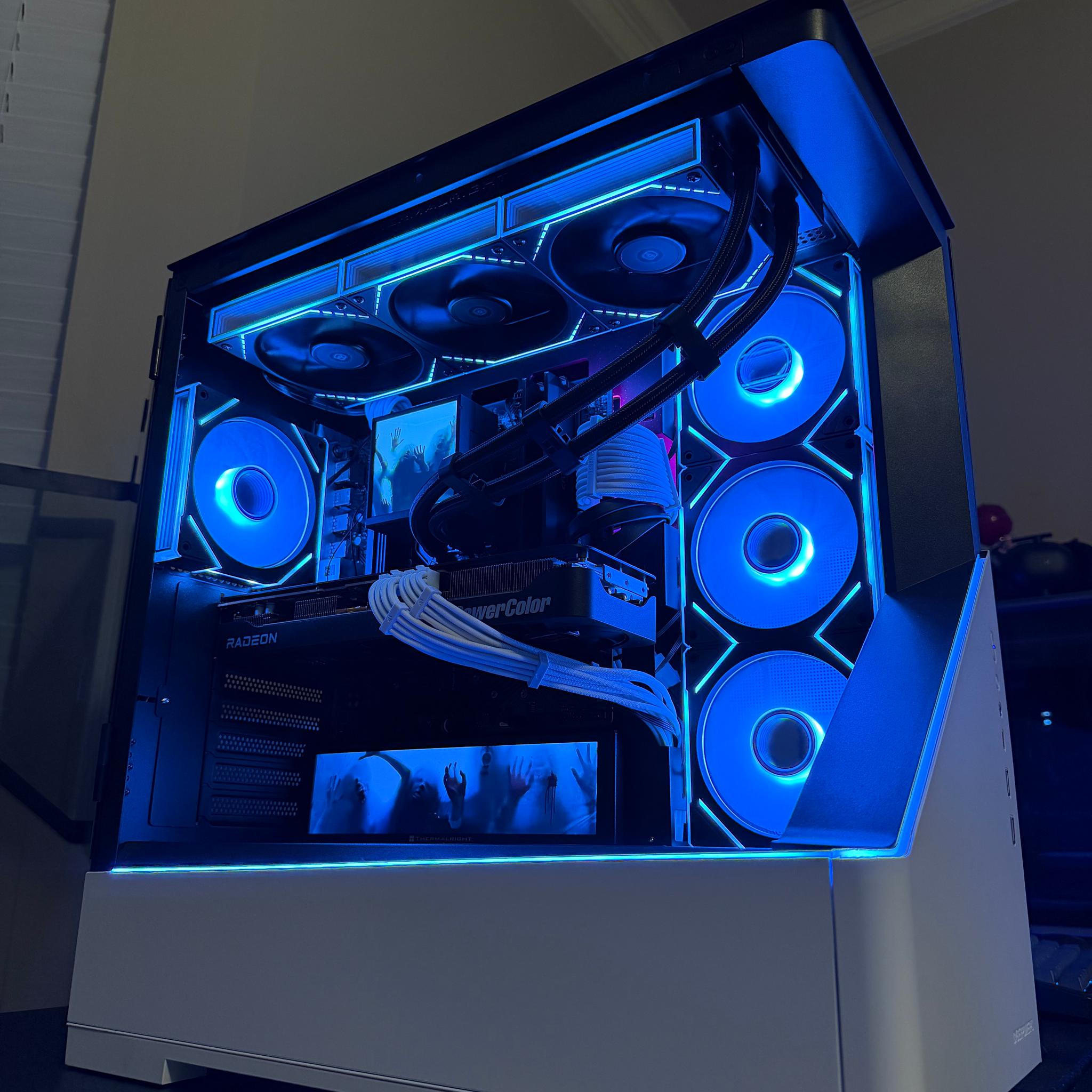 ❄️ Ryzen 7 9700X + RX 9070 GRE 12GB | 32GB DDR5 | 1TB NVMe | 360mm LCD AIO | 9” Display | Wi-Fi | Wi