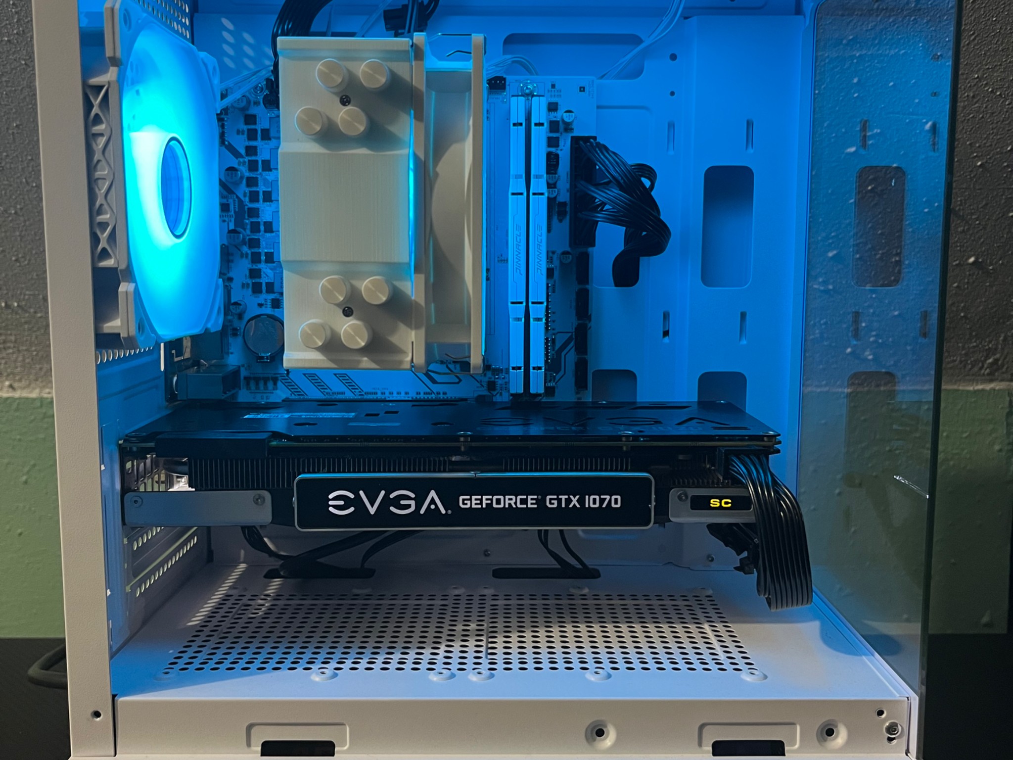 Budget Gamer | GTX 1070 | Ryzen 5 | 32GB Ram |