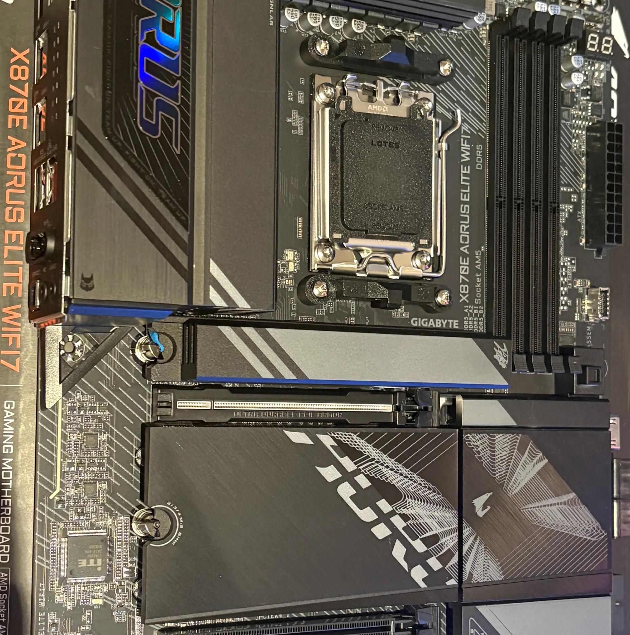 Gigabyte X870E Aorus Elite