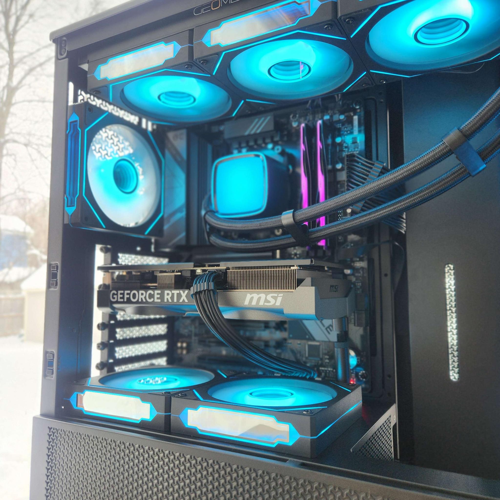 🍀RTX 5070 | Ryzen 7 7700X | 32GB DDR5 | 2TB NVMe | WiFi | Windows 11