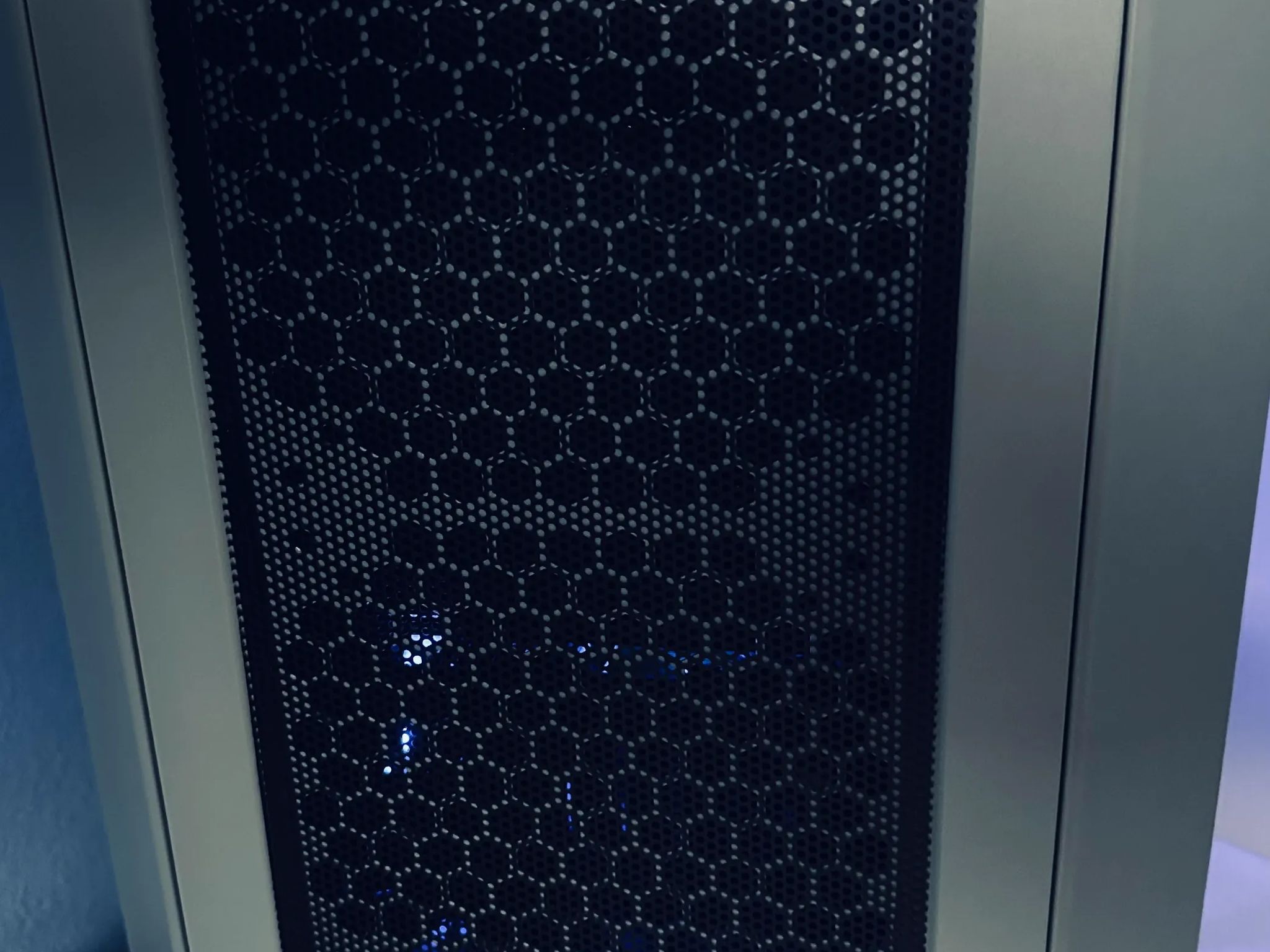 RTX 5070 Ti TOWER 250 HALO THEMED GAMING PC (RYZEN 7 7800X3D, 32GB DDR5 6000)