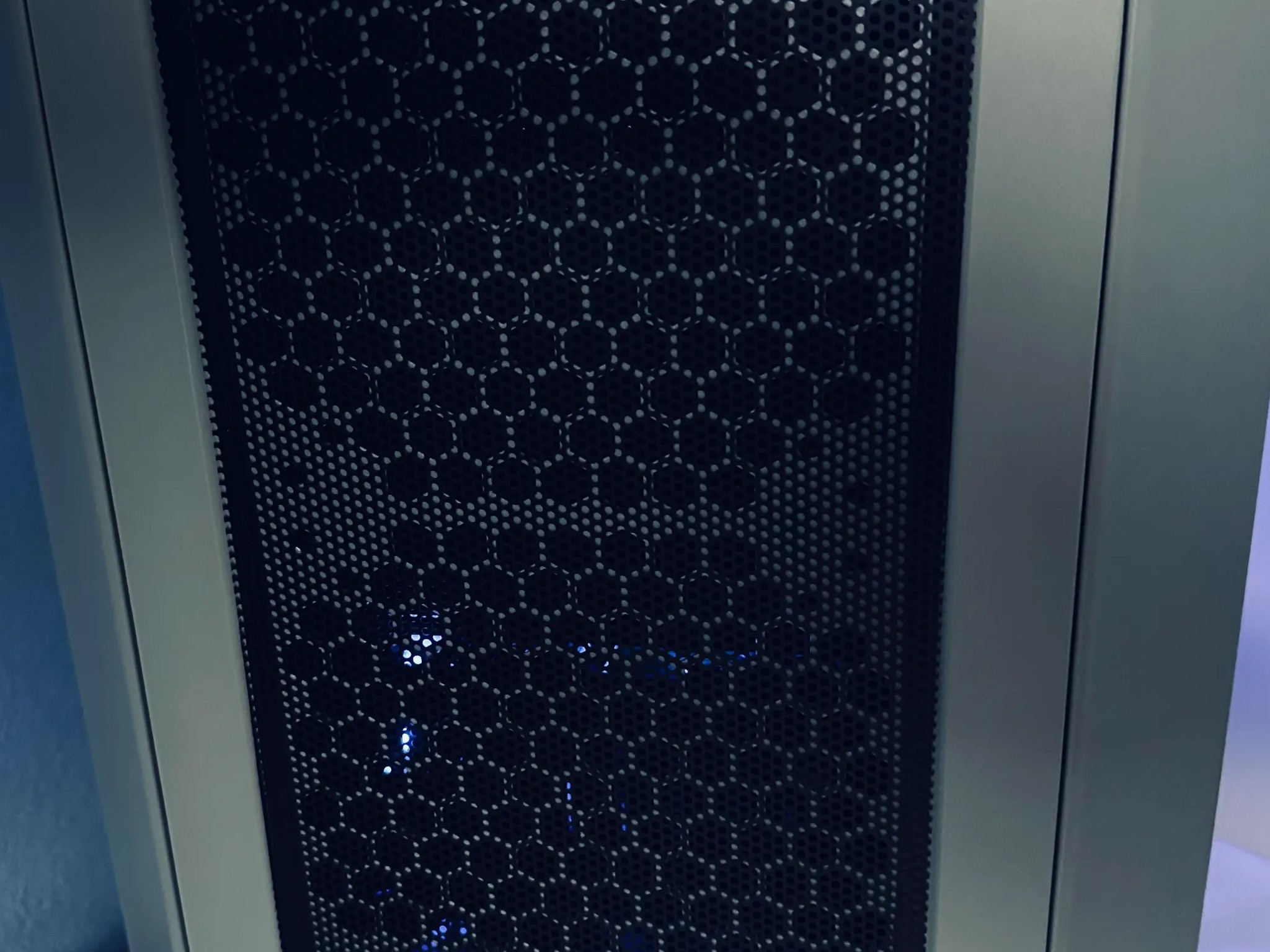 RTX 5070 Ti TOWER 250 HALO THEMED GAMING PC (RYZEN 7 7800X3D, 32GB DDR5 6000)