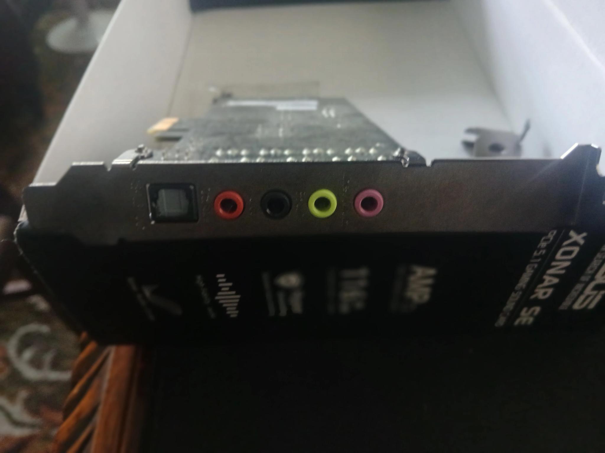 ASUS XONAR SE 5.1 Channel 192kHz/24-bit Hi-Res 116dB SNR PCIe Gaming Sound Card
