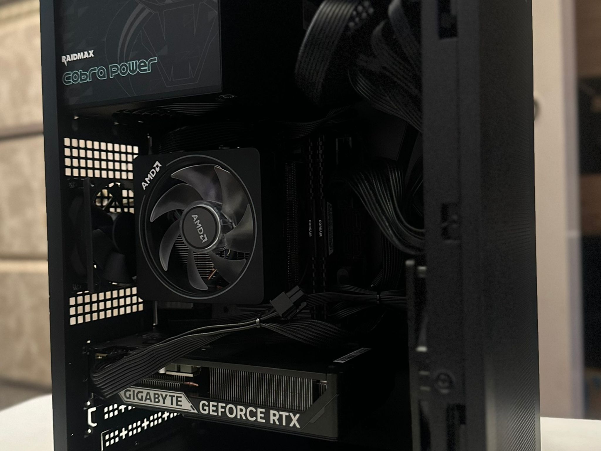 Ryzen 7 3800XT / RTX 5060 / 1TB NVME / 32GB RAM
