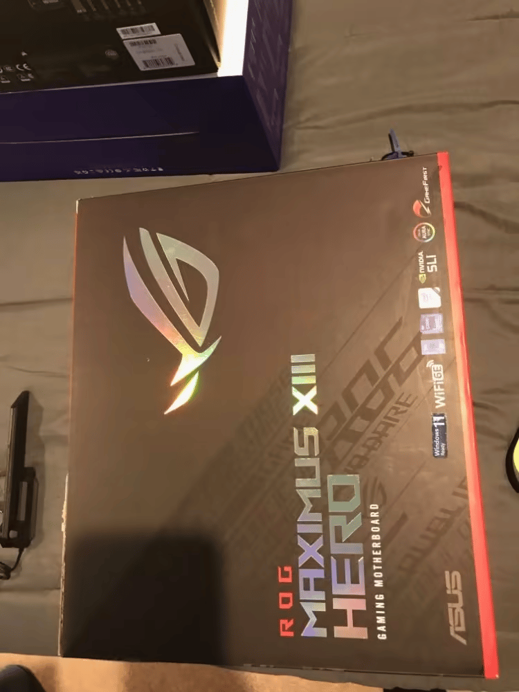 ASUS ROG MAXIMUS XIII HERO Z590 GAMING MOTHERBOARD LGA1200 socket