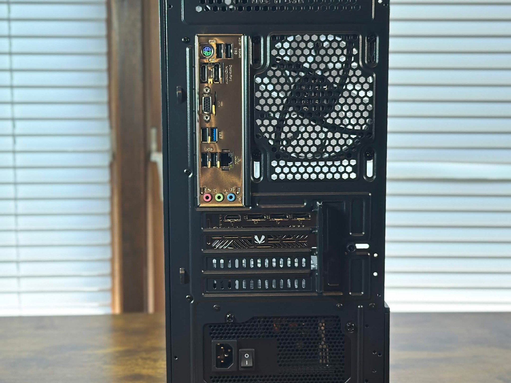 RTX 5060 8GB | Intel Core Ultra 5 235T | 16GB DDR5 | 1TB NVME | Win11 | WIFI | 1080P/1440P Gaming PC