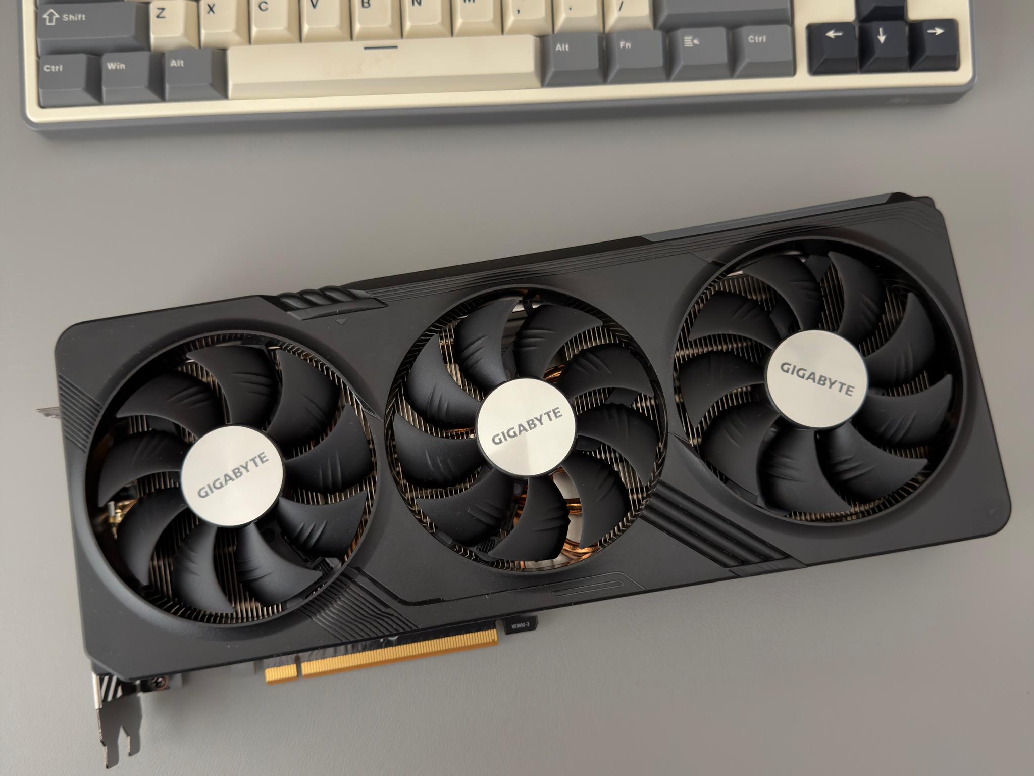 7800 XT GPU