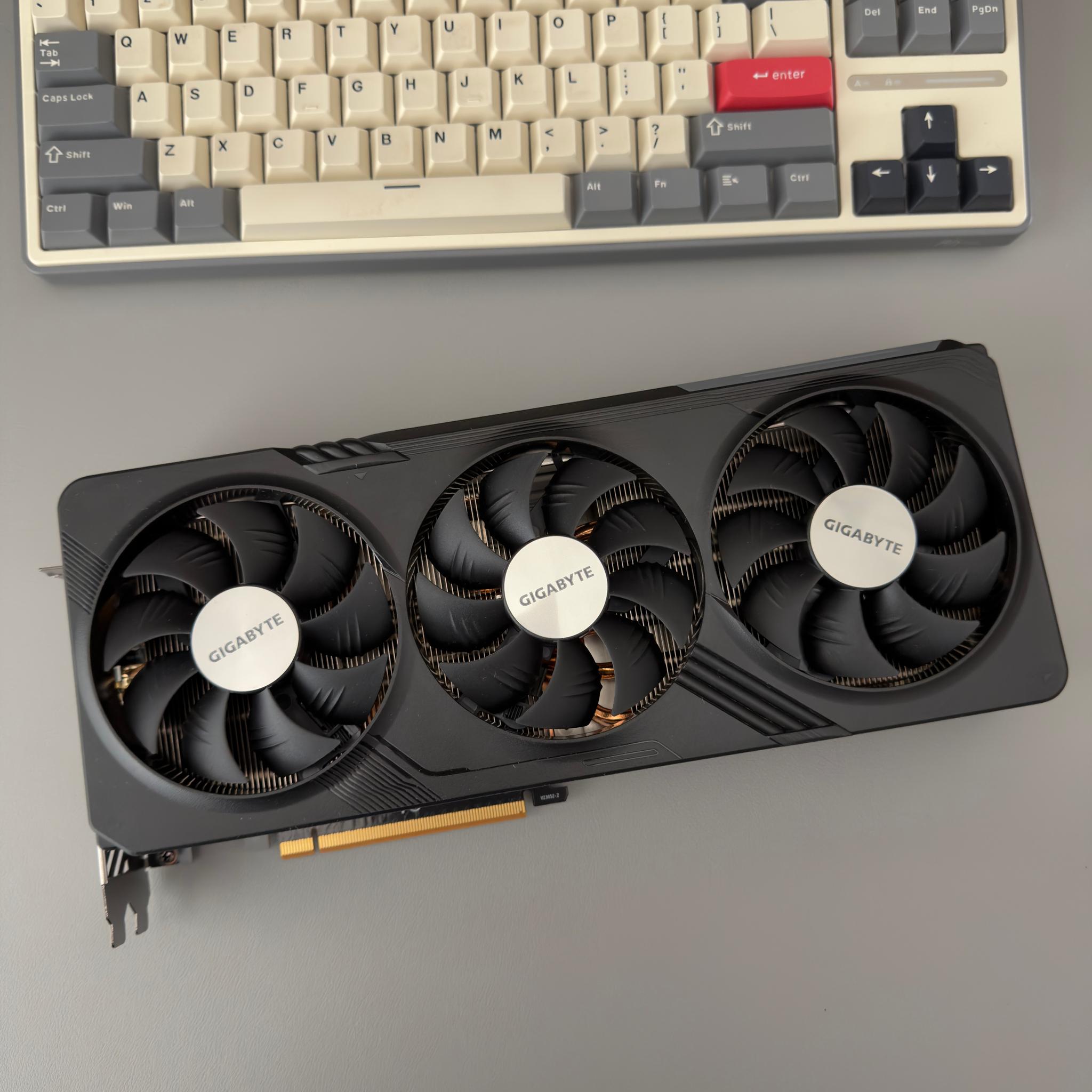 7800 XT GPU