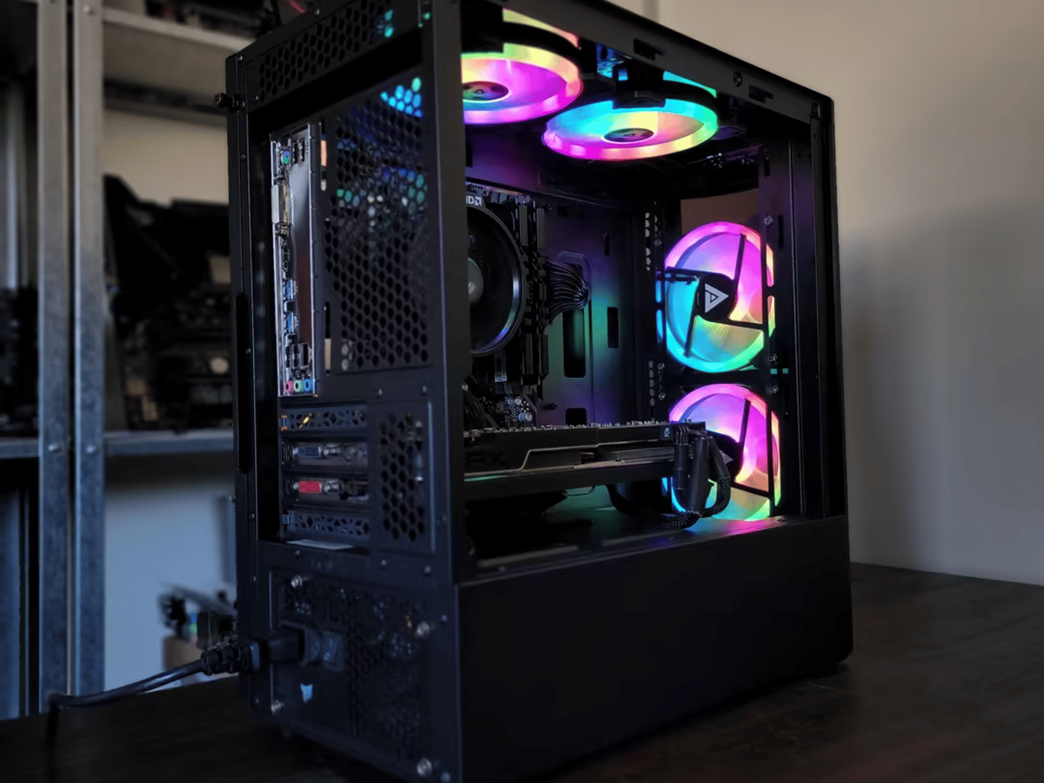 AMD Ryzen 3 1200 // AMD Radeon R9 280 3GB // Oloy 16GB 