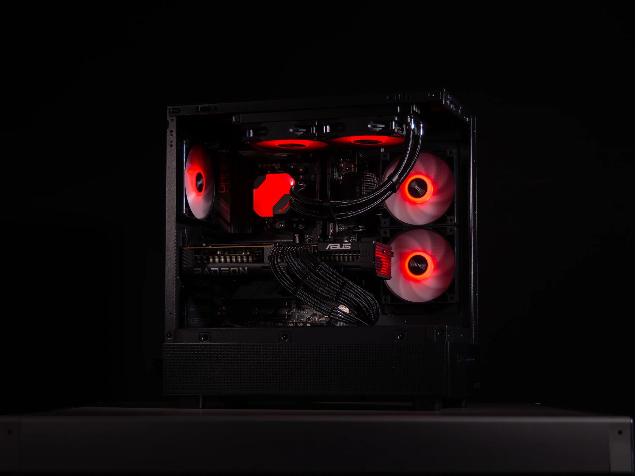 💥 Blitz 💥  RX 9070 XT / AMD R7 9700X / 1TB NVME / 32GB DDR5 RAM / 240 AIO / Windows 11 Pro