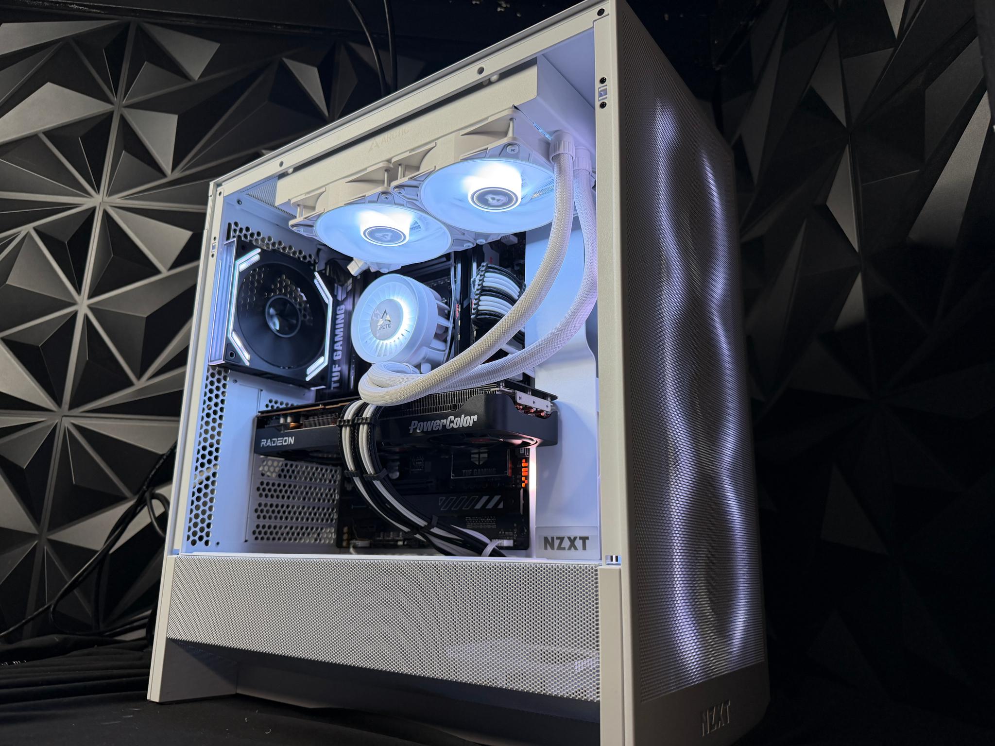 🖤🤍 BLACK HEART 🤍🖤 Ryzen 9 7900X| 9070 XT| 32 GB DDR5| 2.5 TB NVMe| 850W Gold PSU