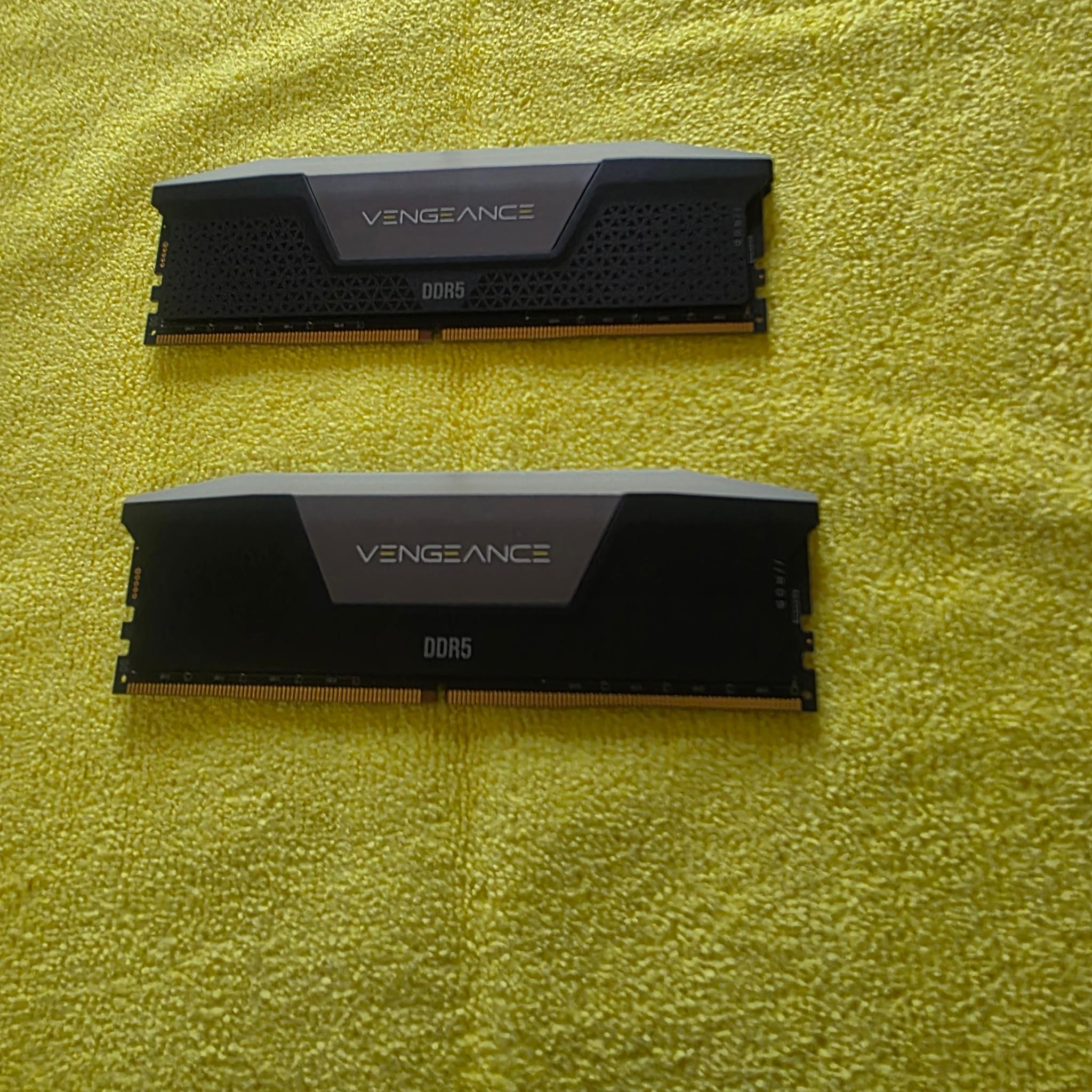 vengeance 64gb 6400mt ddr5 BLACK WITH RGB