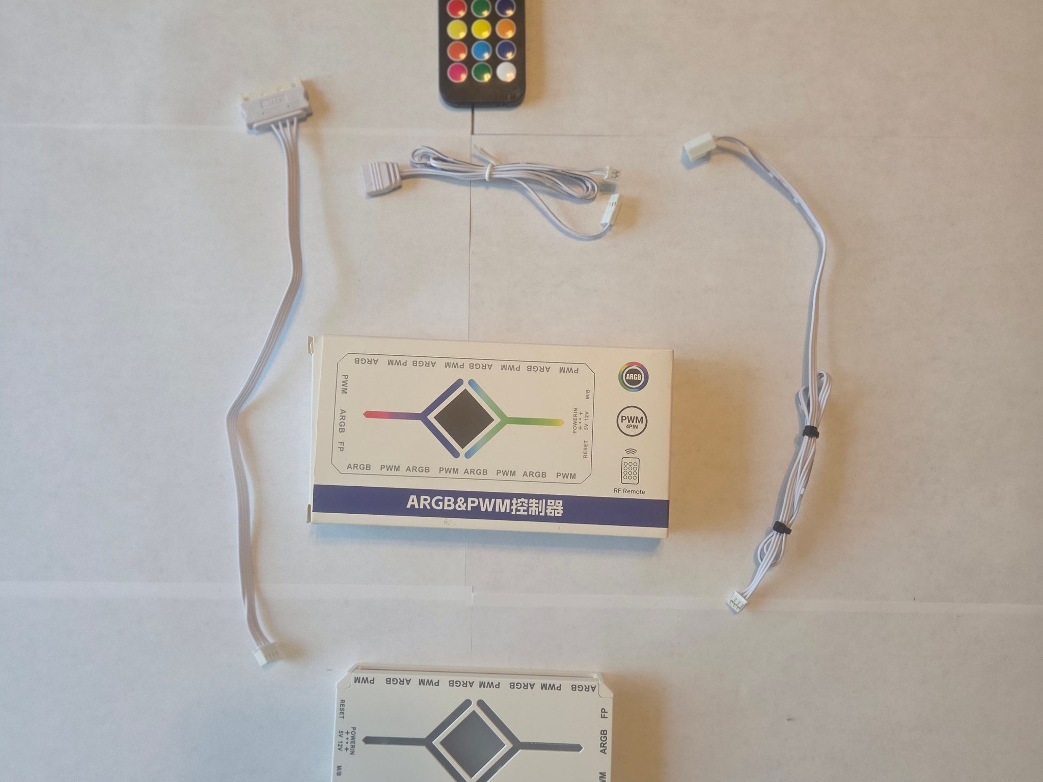 WHITE ARGB Fan PWM Controller Hub Splitter with Remote 4PIN 9 ports