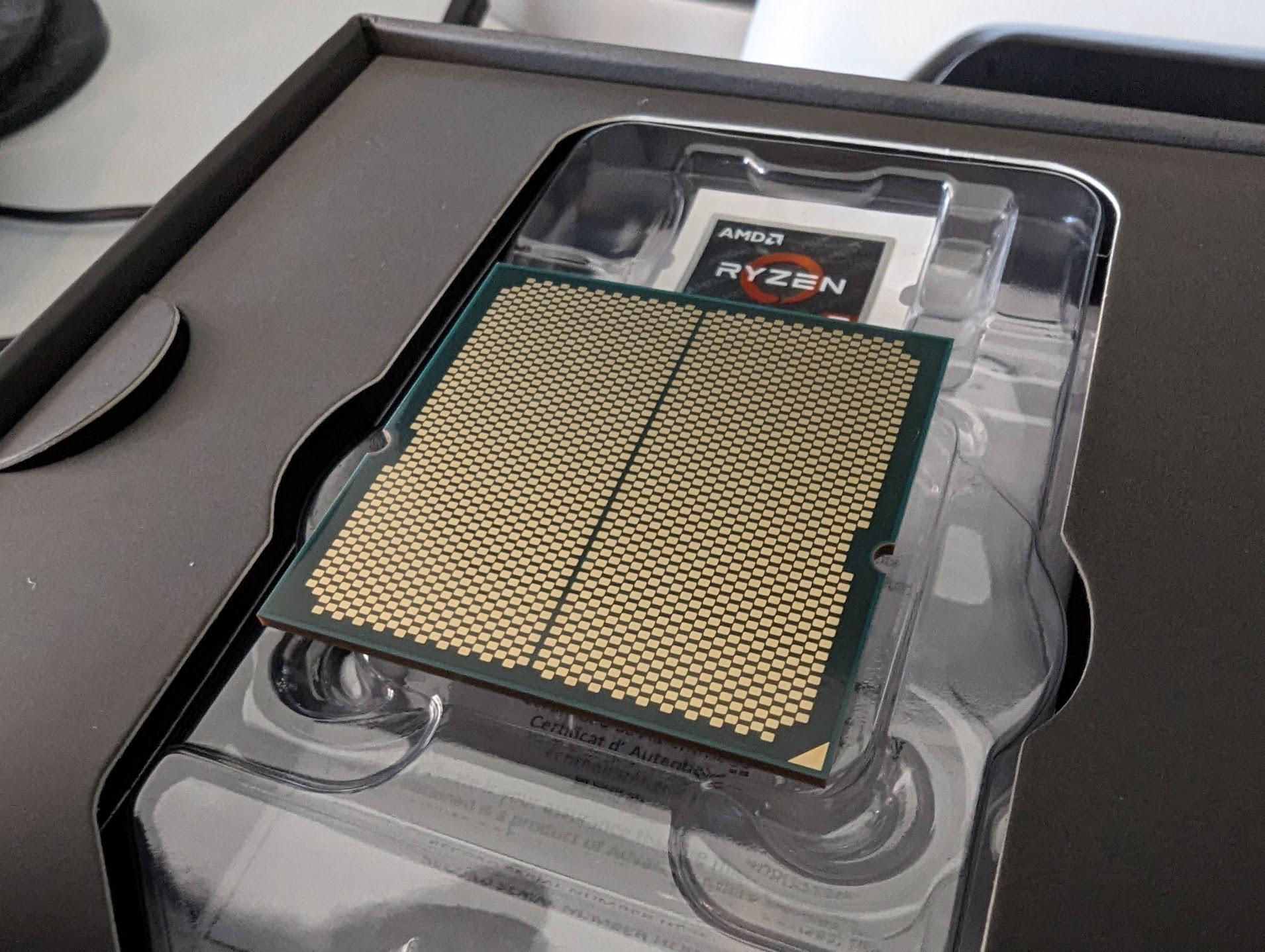 AMD Ryzen 9 7950X Desktop Processor/CPU - 16 Core/32 Thread