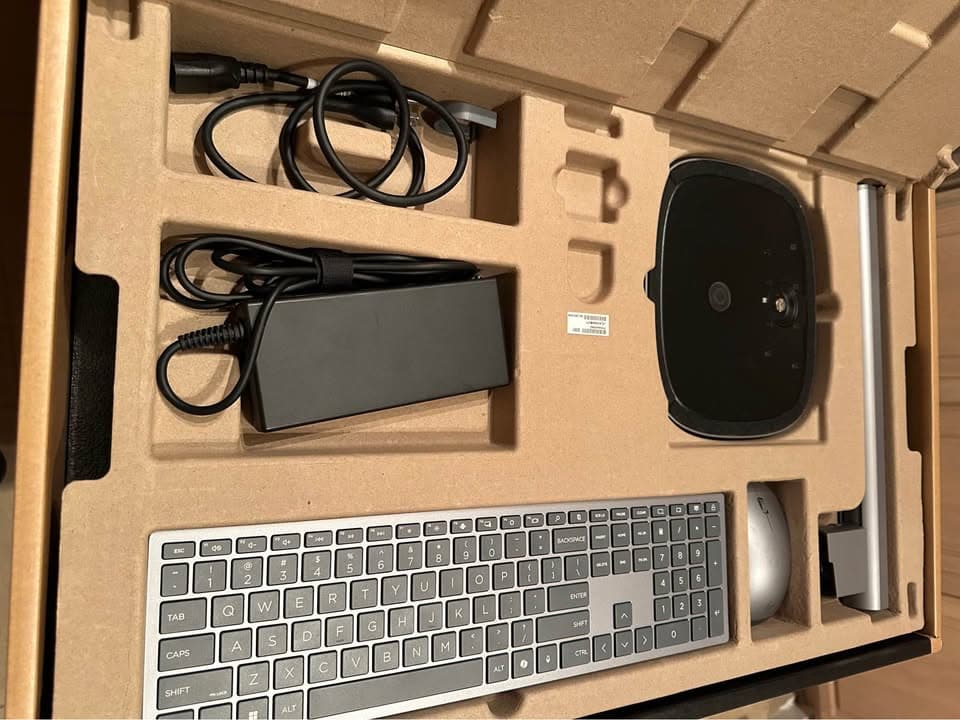 New HP - OmniStudio X - 27" 4K UHD All-in-One - Intel Core Ultra 7 256V - 16GB - 1TB SSD