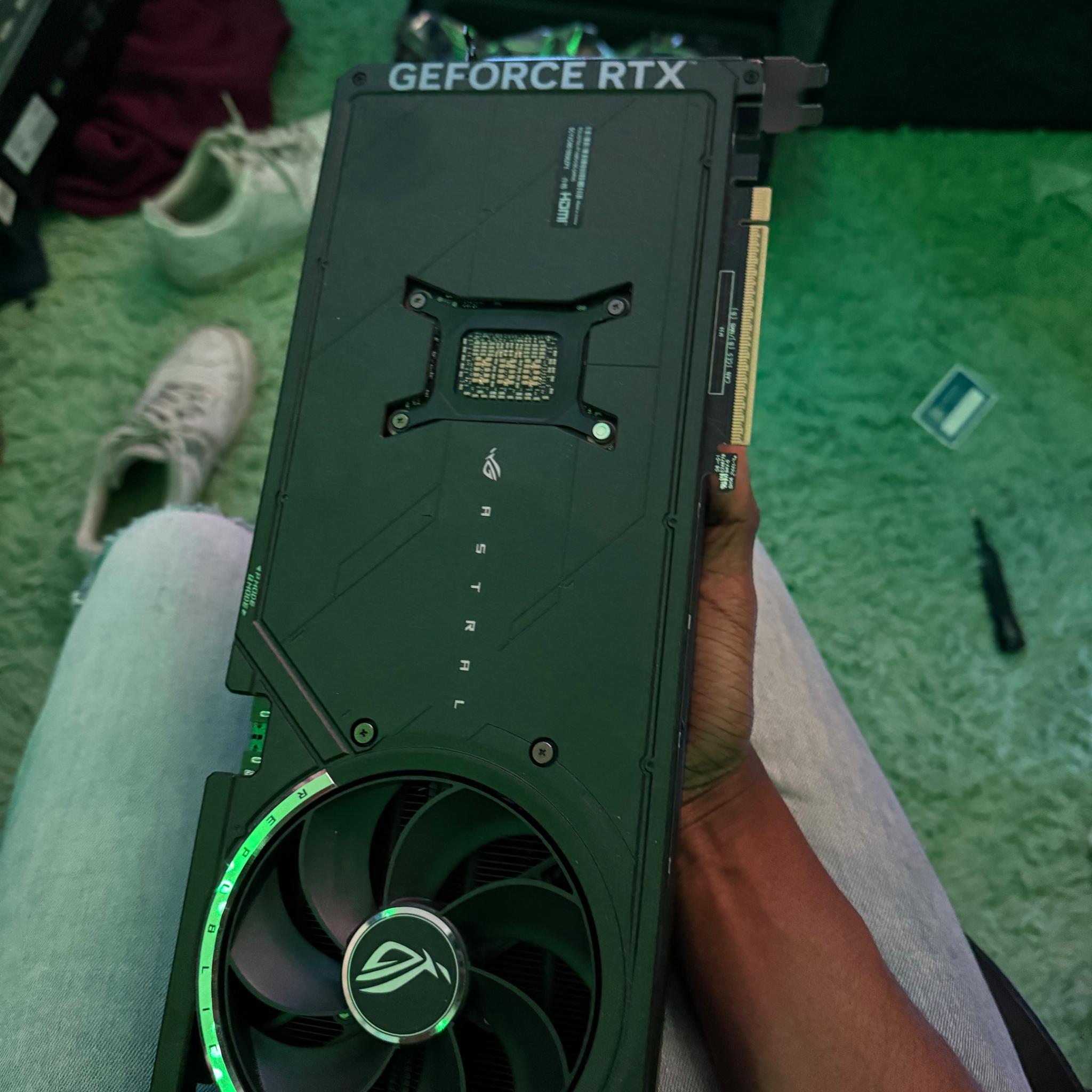 ASUS ROG Astral GeForce RTX 5080 - Like New, Powerful Performance, Unlocked