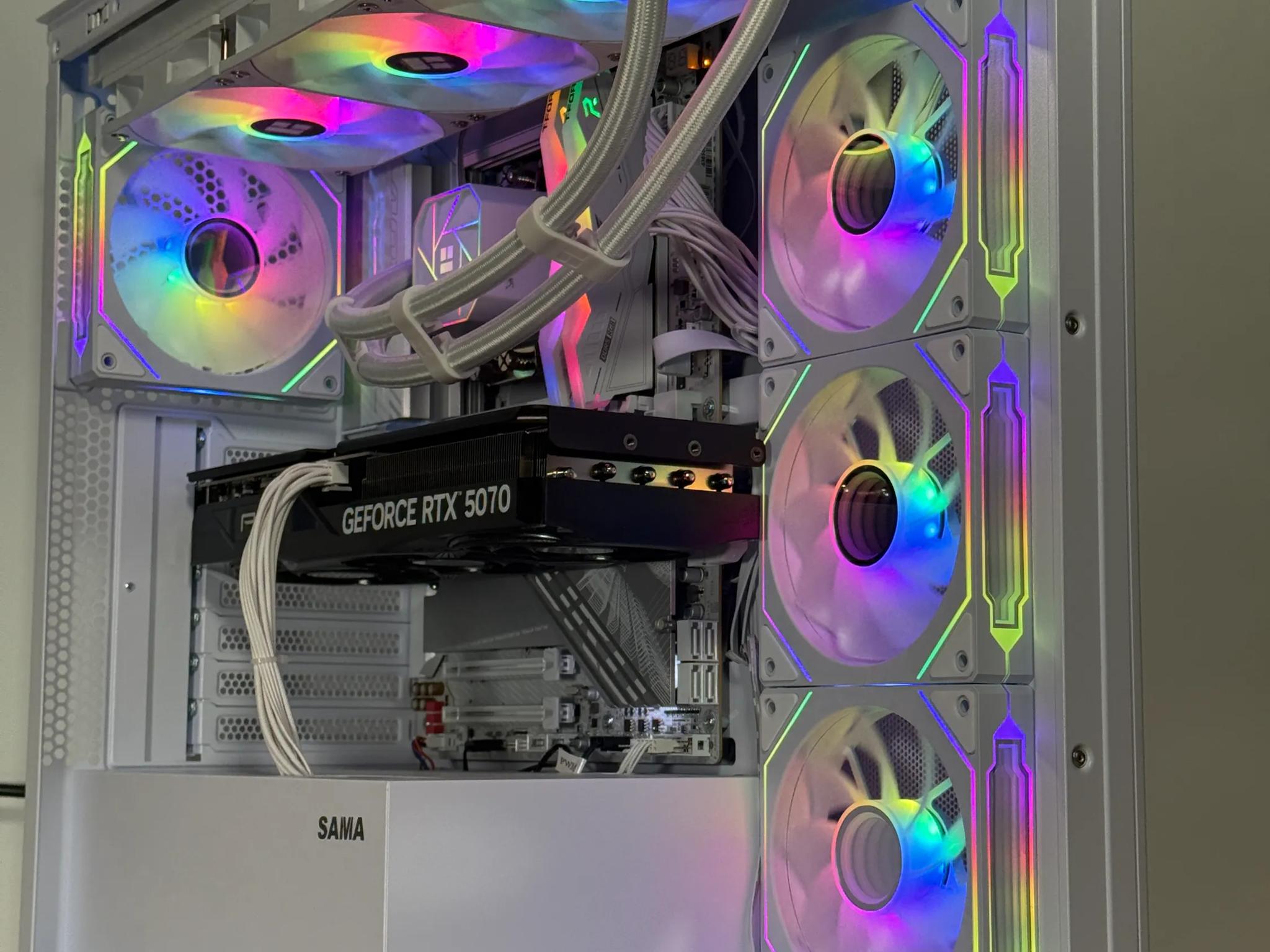 RTX 5070 Intel Core Ultra 7 265k Gaming PC