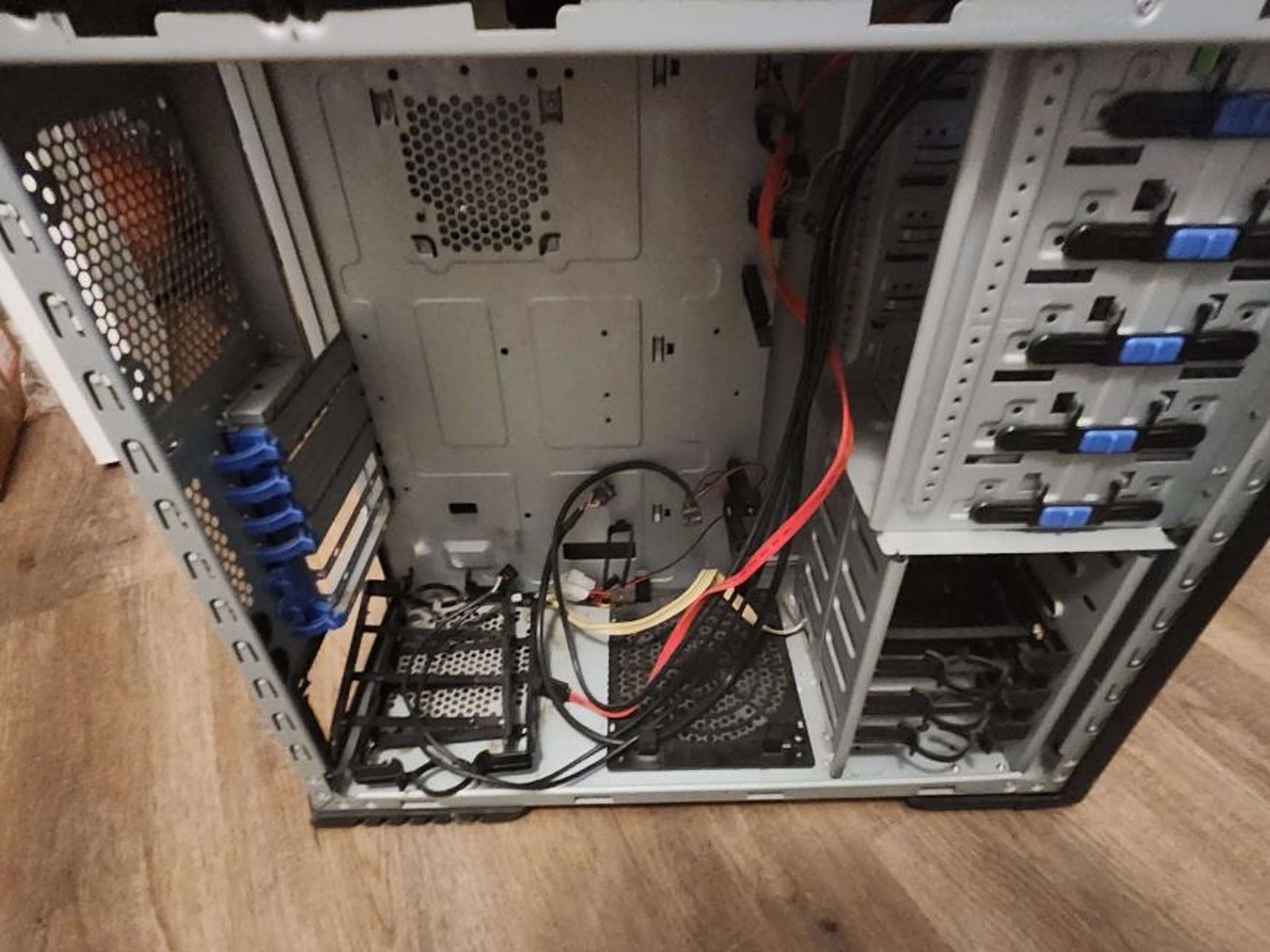 a old school nvidia edition cooler master case