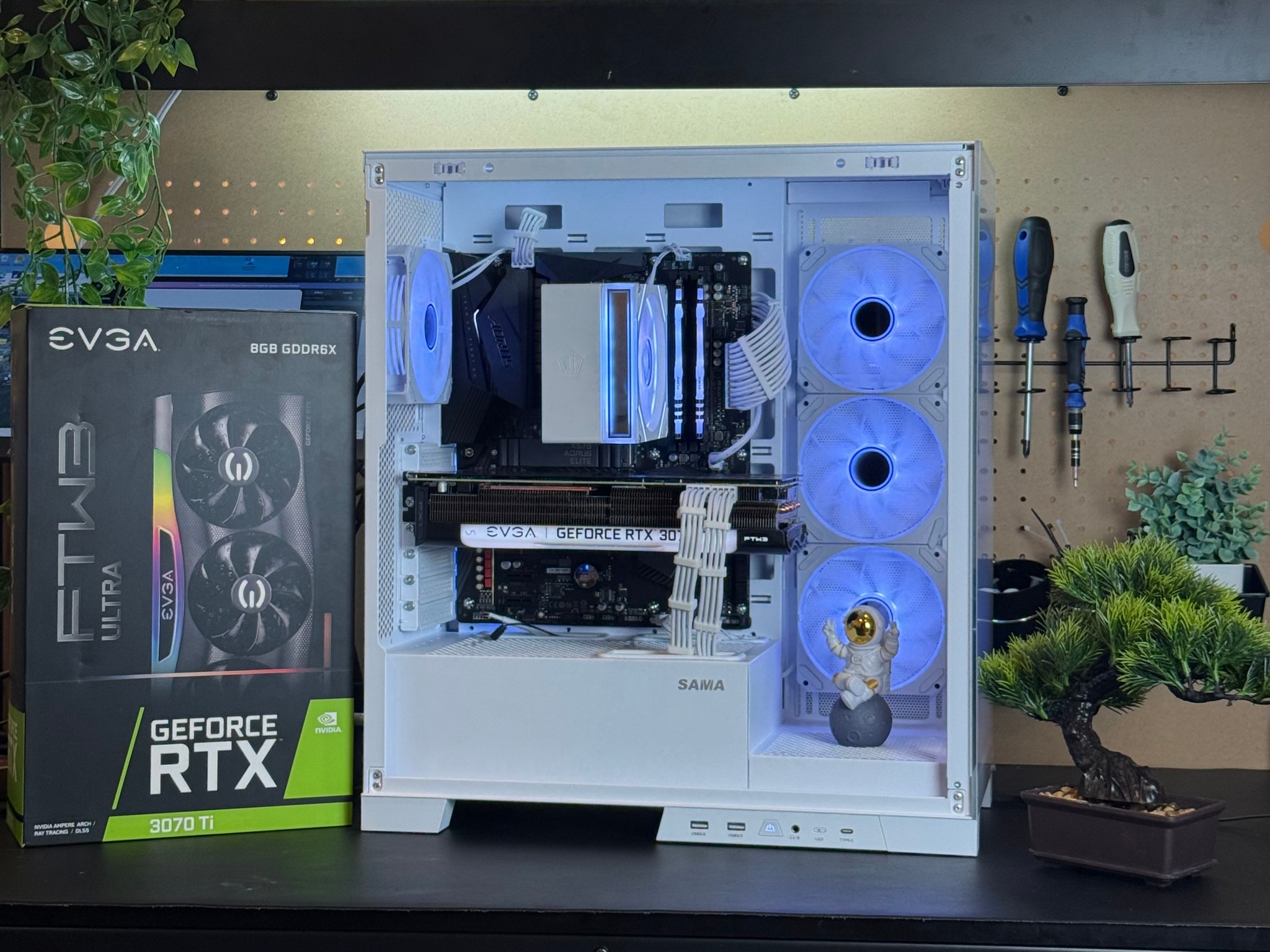 Brand New Gaming PC | RTX 3070 Ti | Ryzen 5 5600 | 32GB DDR4 RAM | 1TB | Windows 11