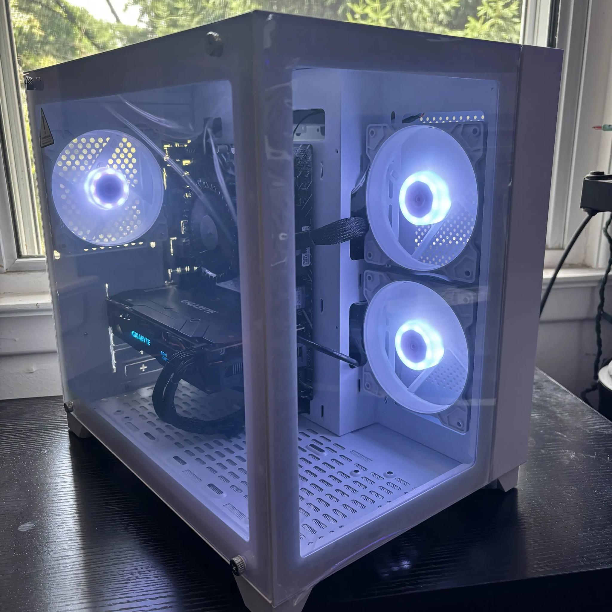 GAMING PC i5 12TH GEN RADEON RX 570 RGB Lighting RGB Fans Computer