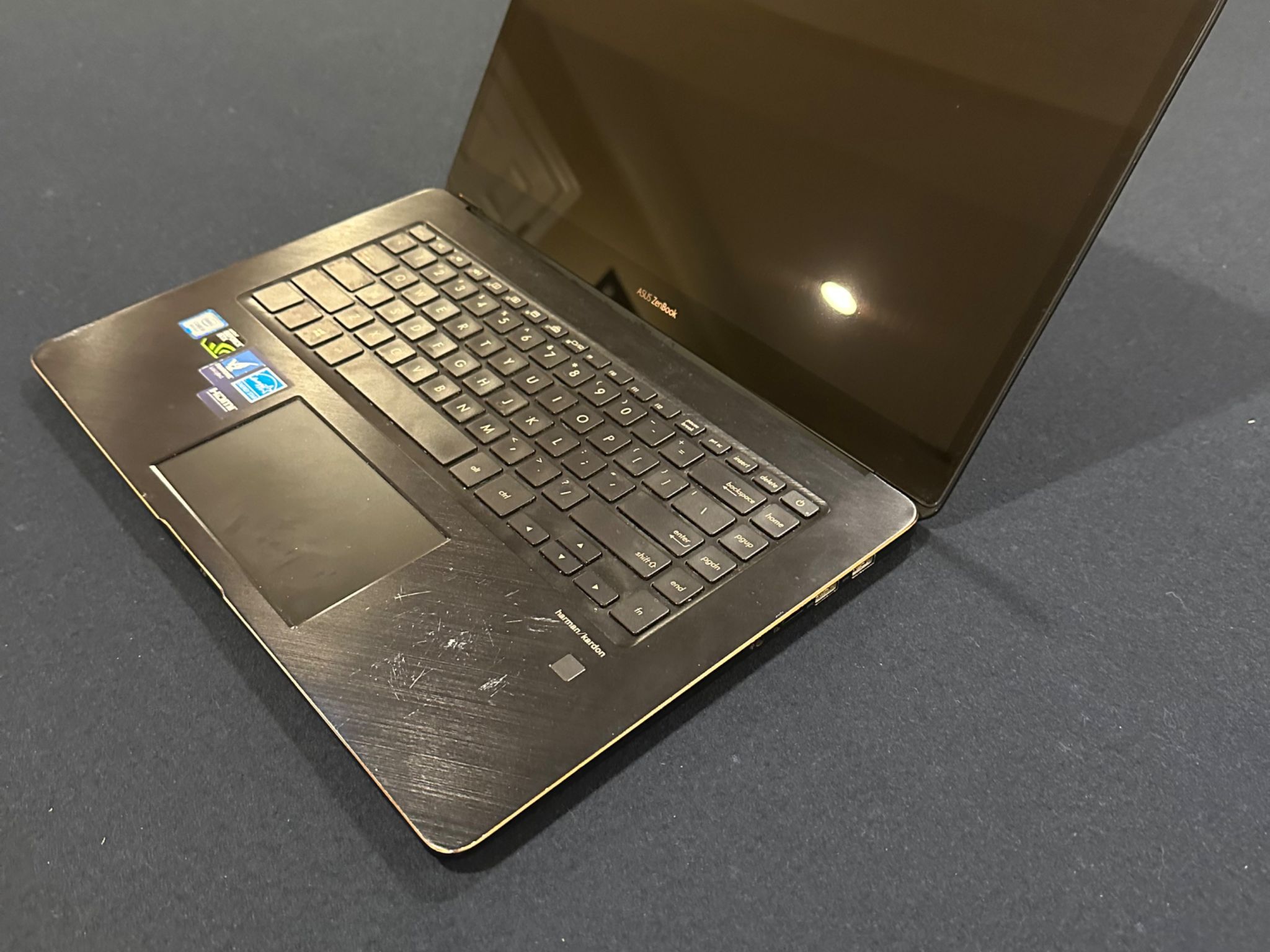 ASUS ZenBook Pro 15 UX580GE; Intel Core i9 8th Gen; NVIDIA GeForce GTX 1050 Ti