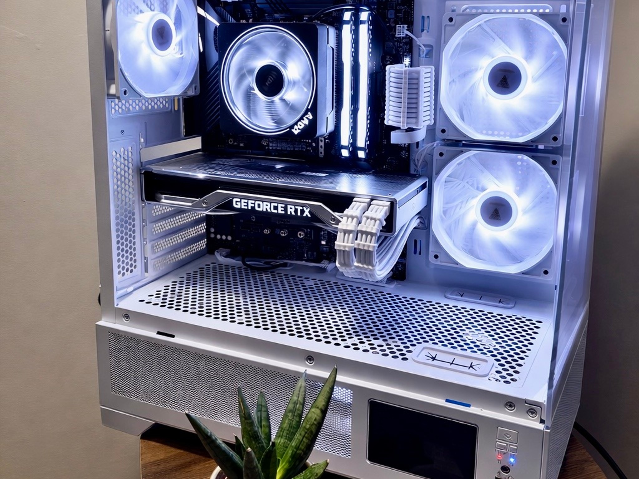 Ryzen 7 3700x | 2070 Super FE | 16 GB Ram 500GB NVME SSD WHITE OUT Mid Tier Gaming PC