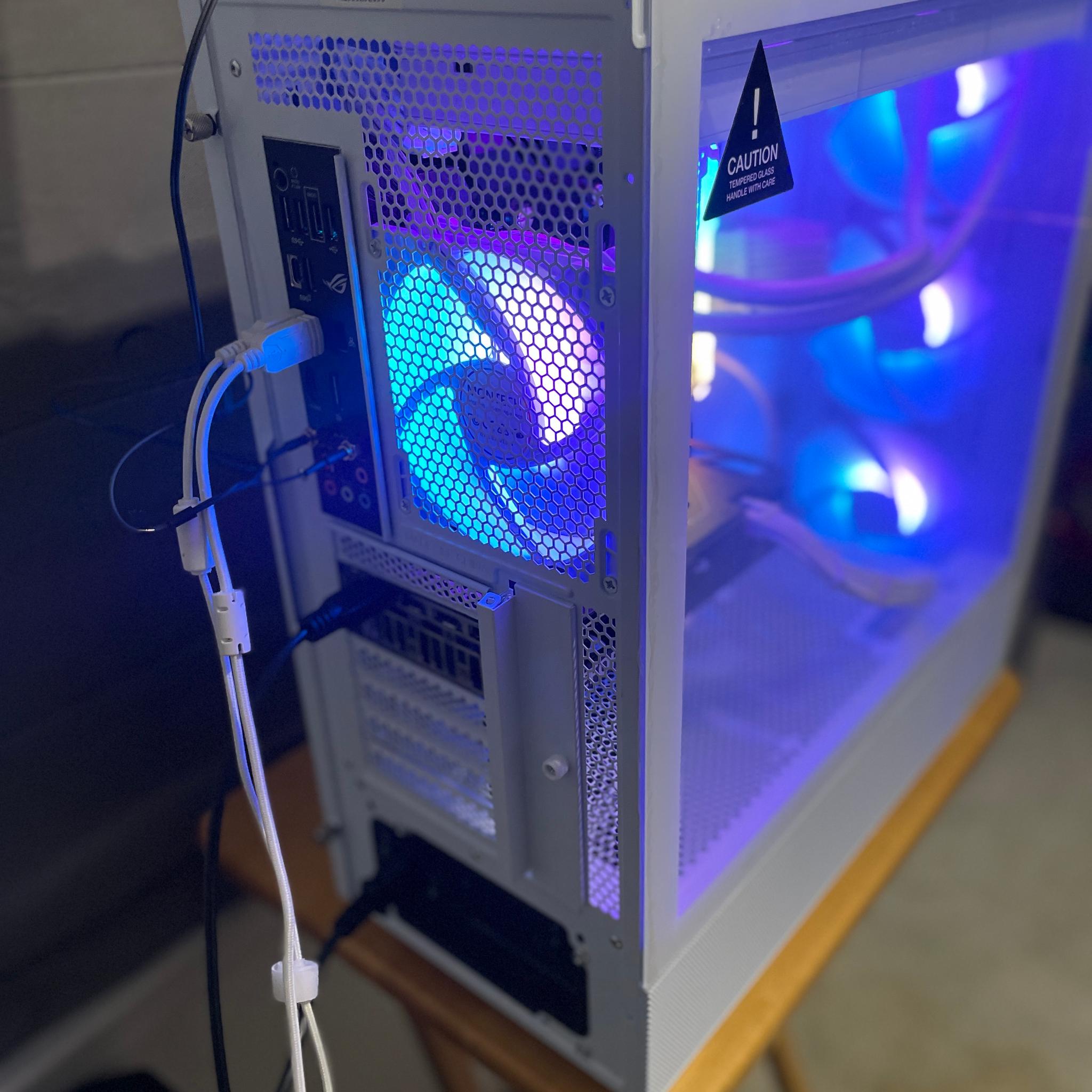 🐺❄️ ARCTIC PREDATOR ❄️🐺  RTX 4060 | Ryzen 5 5600X | ROG Strix WiFi | Liquid Cooled