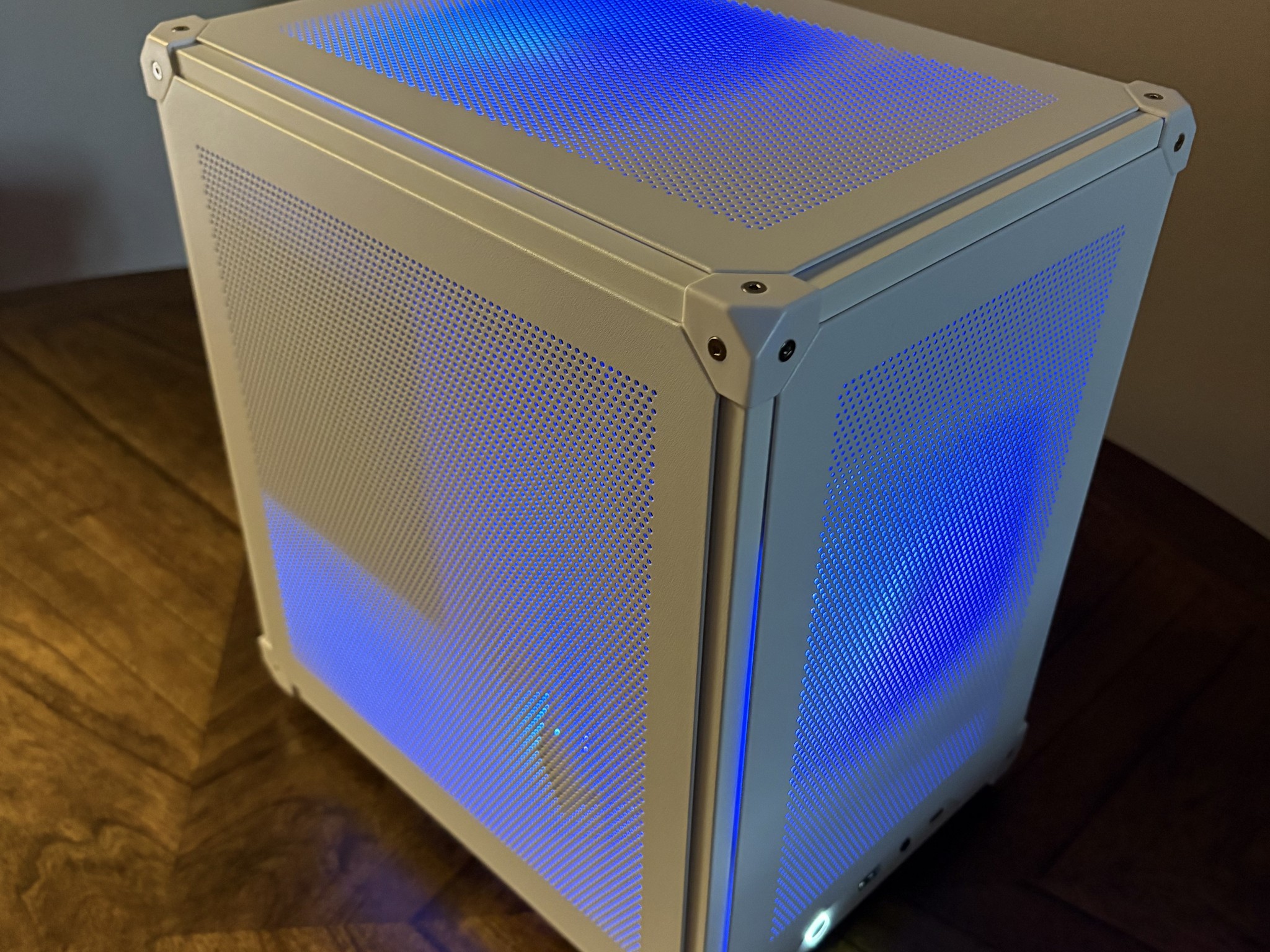 Minimalist White PC - Ryzen 3500 | RTX 3050 | 16GB RAM | 1TB NVMe SSD | WIFI 6E + BT 5.3 | Win11