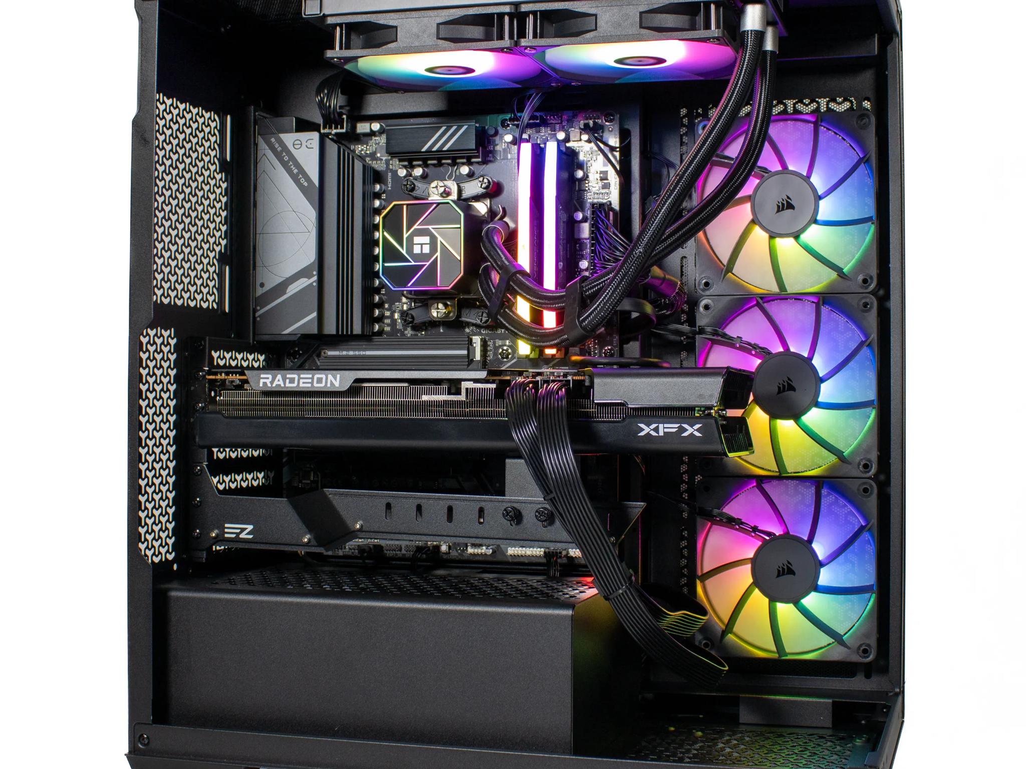 Ultra Units: Ryzen 7600x | RX 7700 XT | 32GB DDR5 | 2TB M.2 | 80+ GOLD