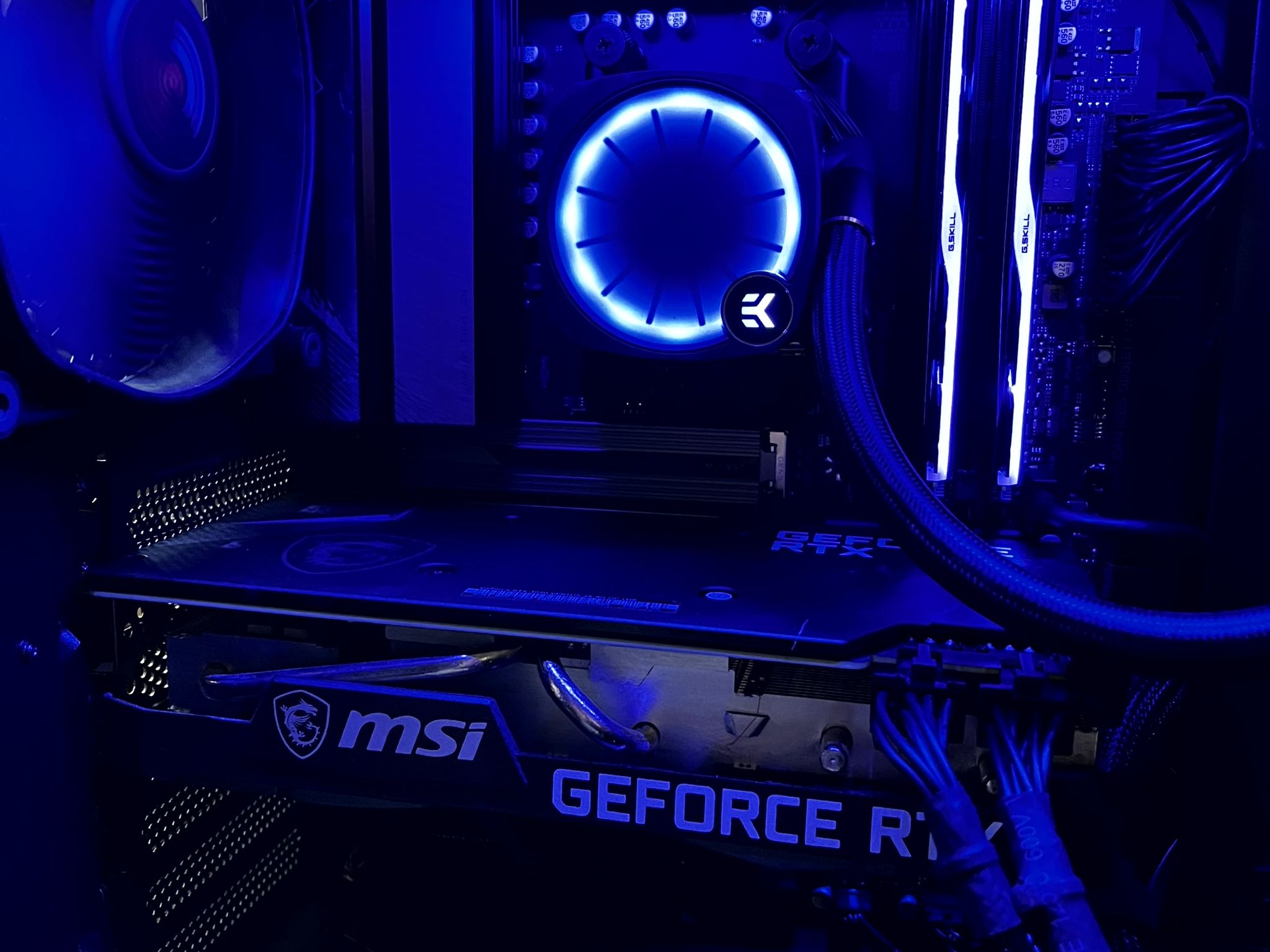 Ryzn 5 7600X RTX 3070 DDR5 RAM 32G @ 6000MT/s