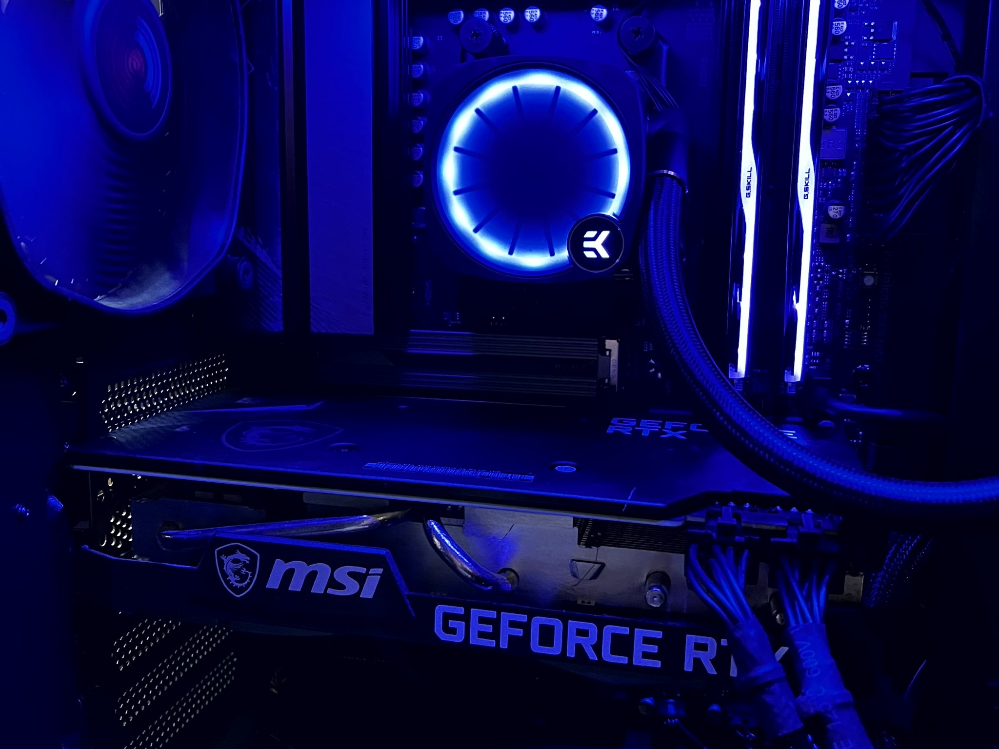 Ryzn 5 7600X RTX 3070 DDR5 RAM 32G @ 6000MT/s