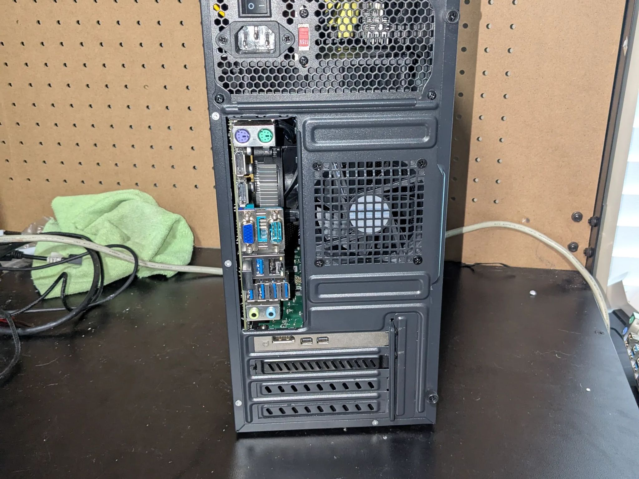 Scratch and Dent | Minimalist Windows 11 | i5-6500, 16GB RAM, 512GB SSD, RX550 4GB, Win11, WiFi