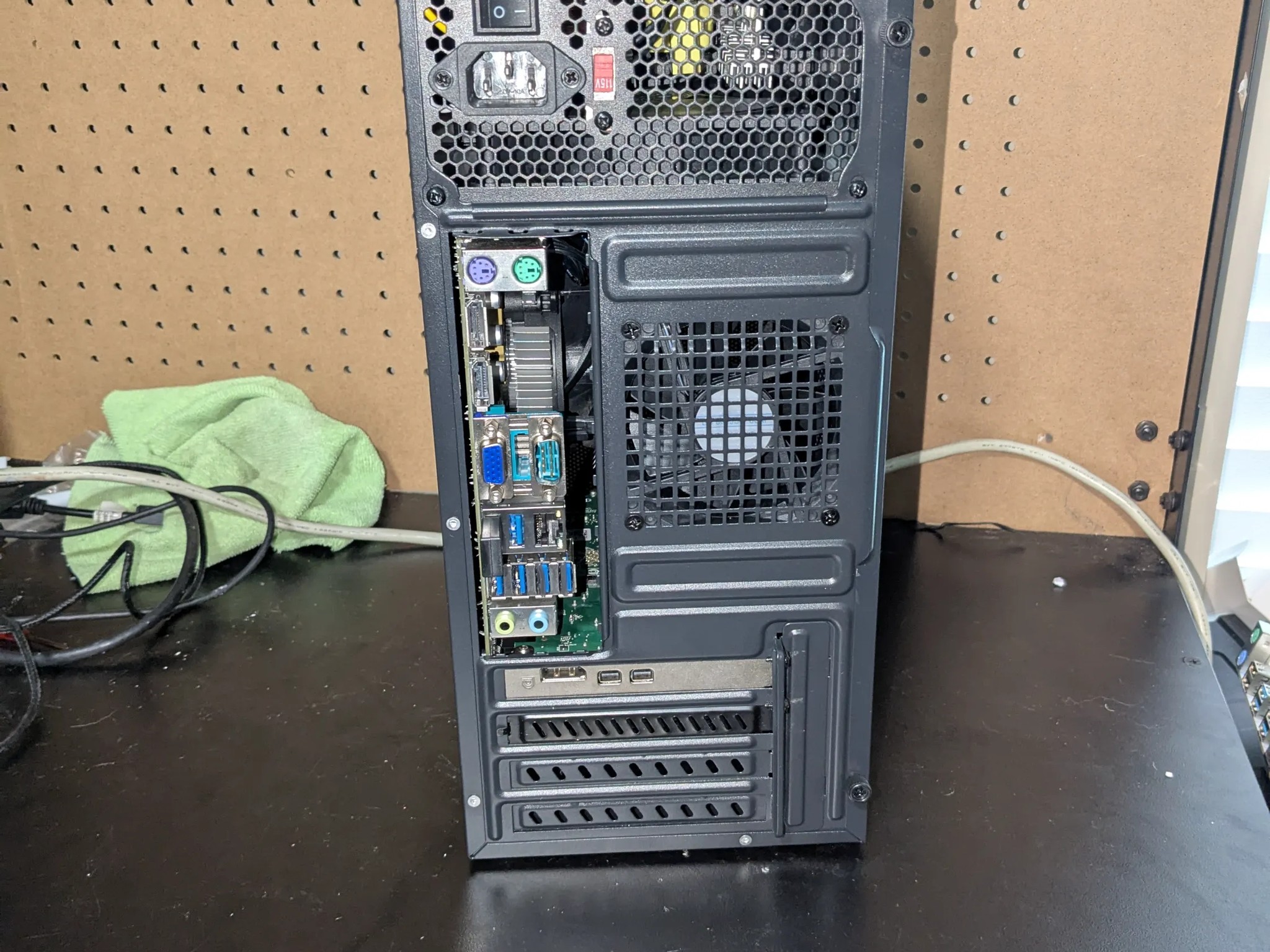 Scratch and Dent | Minimalist Windows 11 | i5-6500, 16GB RAM, 512GB SSD, RX550 4GB, Win11, WiFi