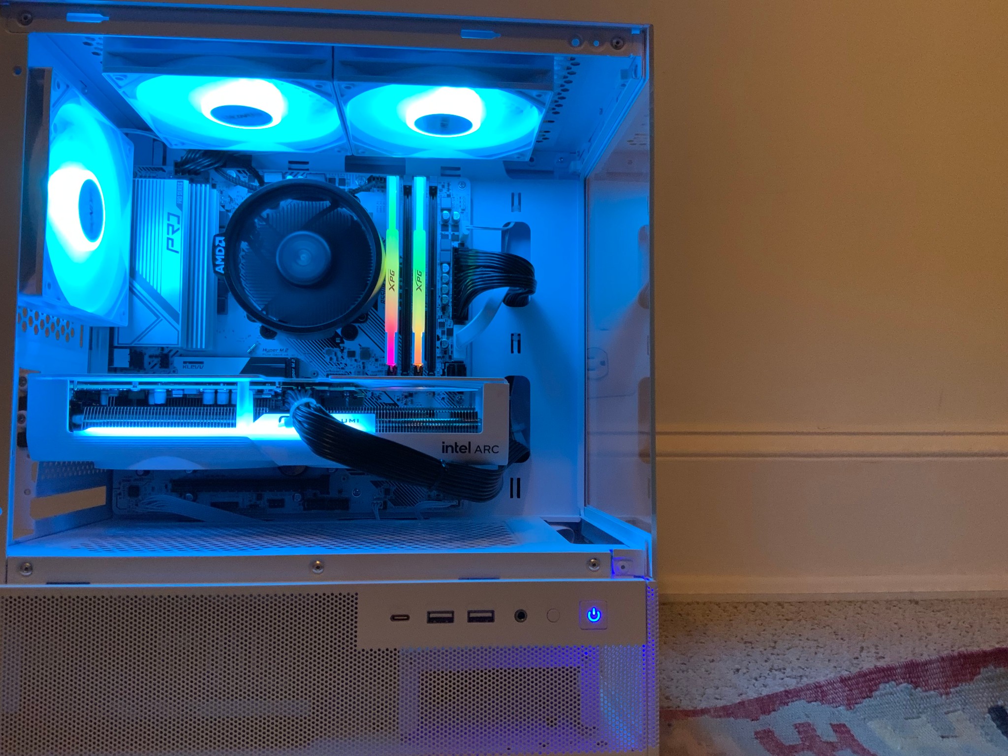 Extreme value white and black gaming pc Intel arc b580 and ryzen 5 5600!!
