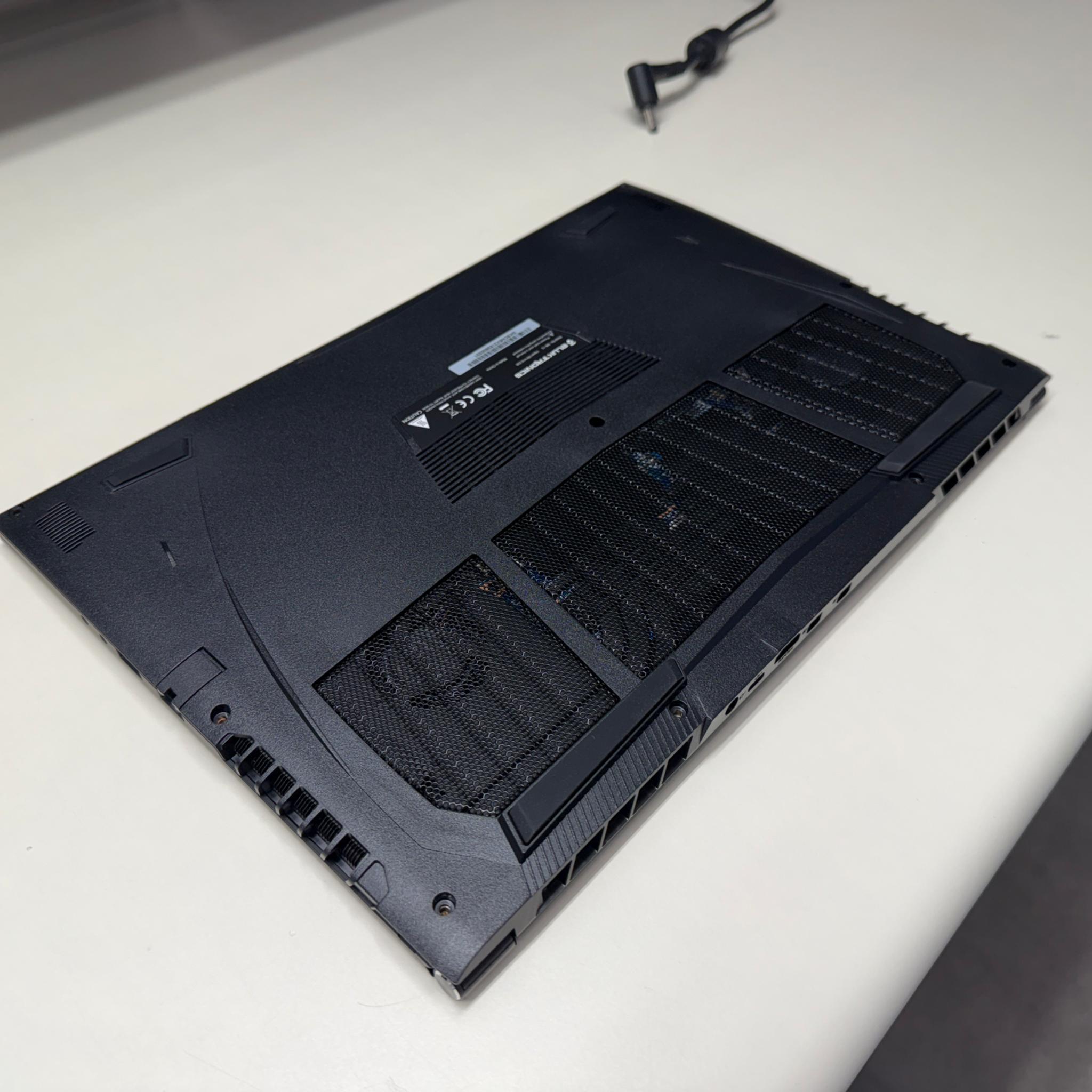 Eluktronics MB-15, i7-8750H, GTX 1050Ti, 16GB RAM, 144HZ