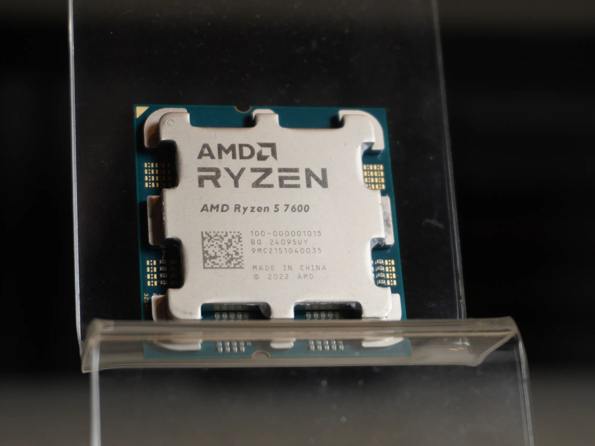 AMD R5 7600