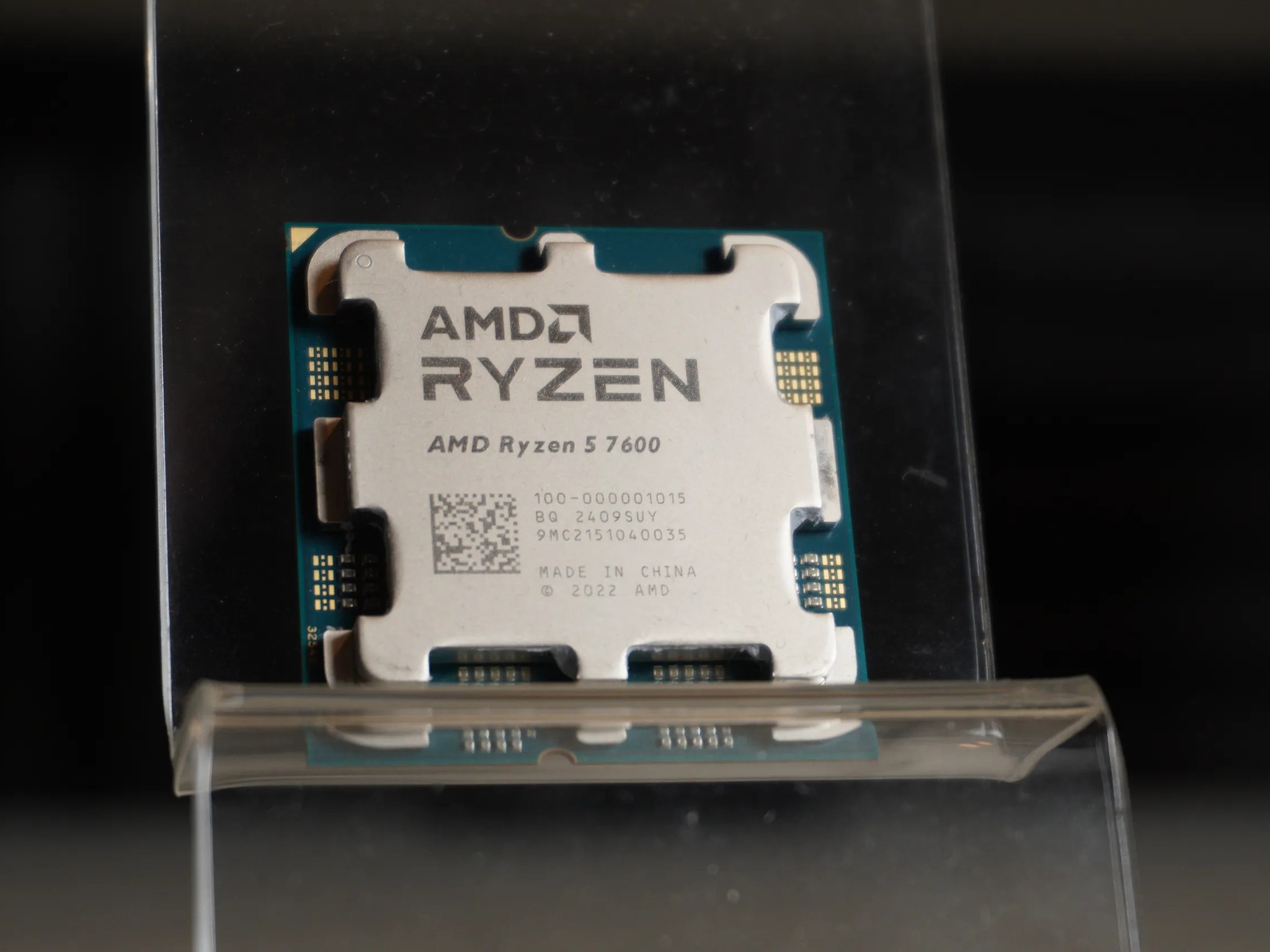 AMD R5 7600
