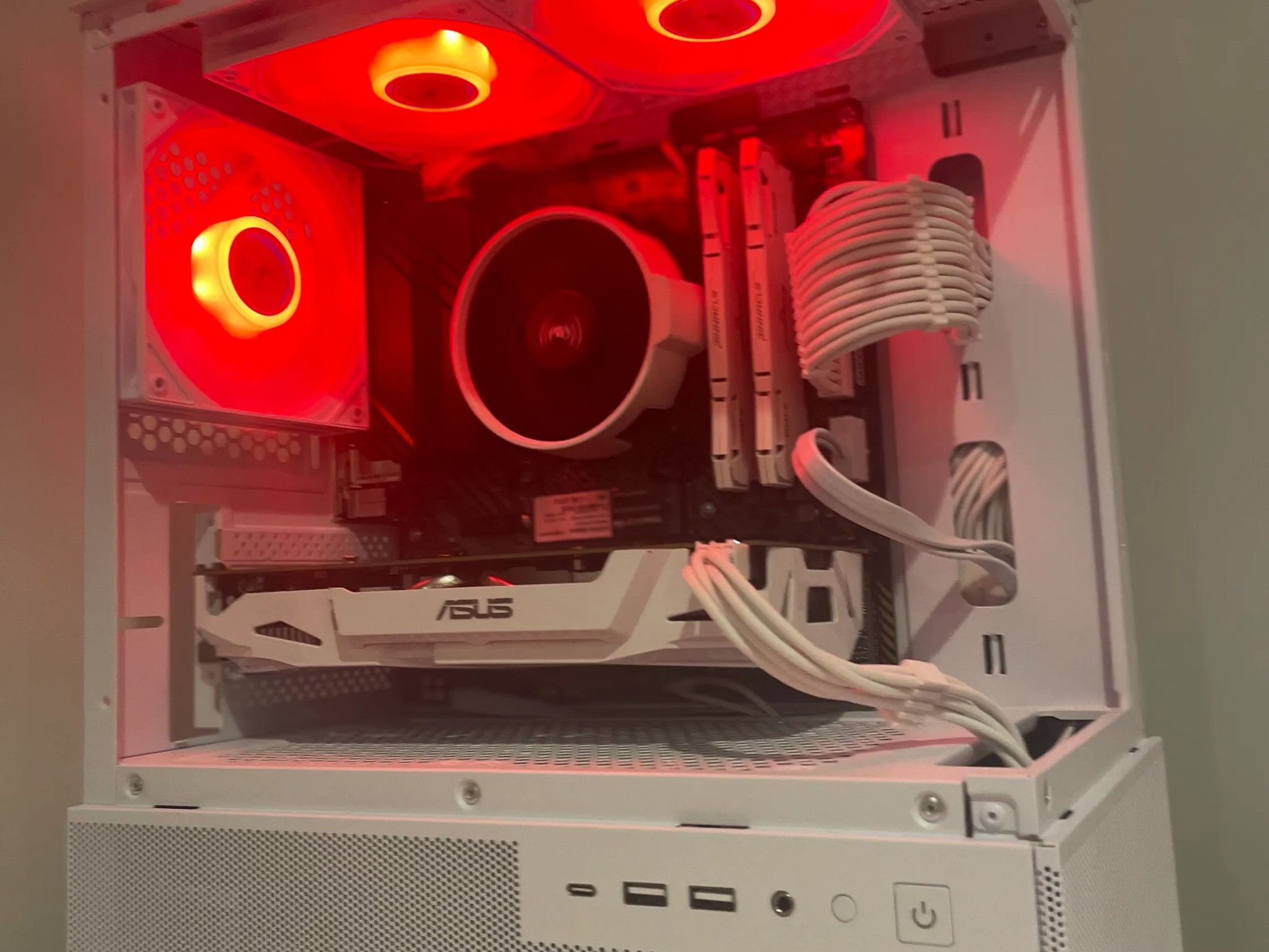 White Custom Gaming PC, Ryzen 5 5500, GTX 1060 6GB, 1TB Nvme, 16 GB RAM