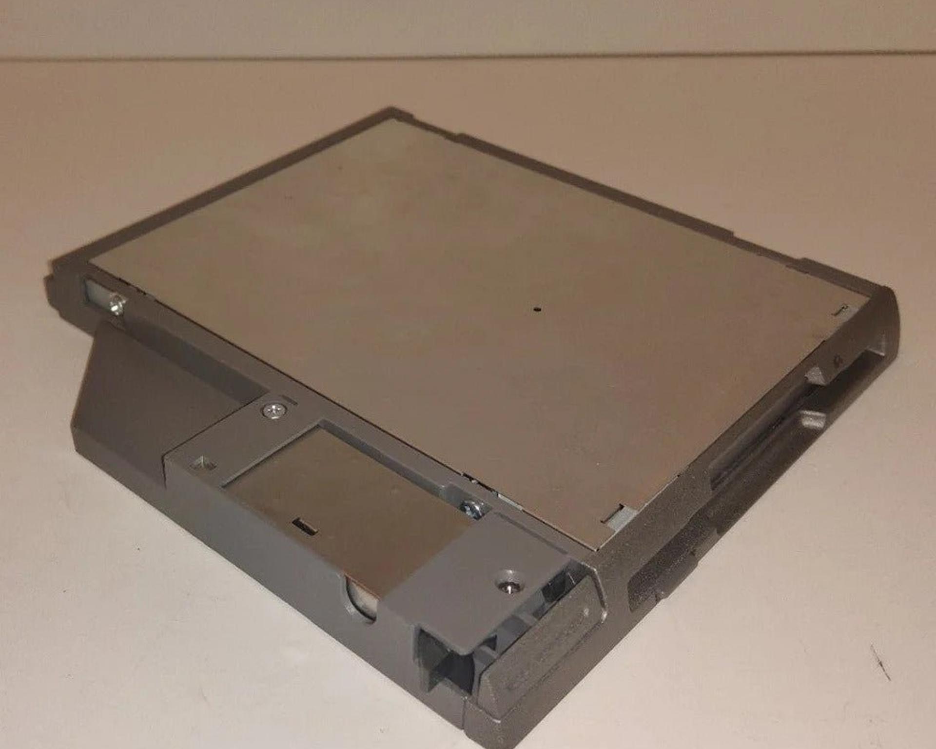 Dell 01R159 3.5" Floppy Drive for Dell Latitude D Series 6Y185-A00 MPF82E-U5