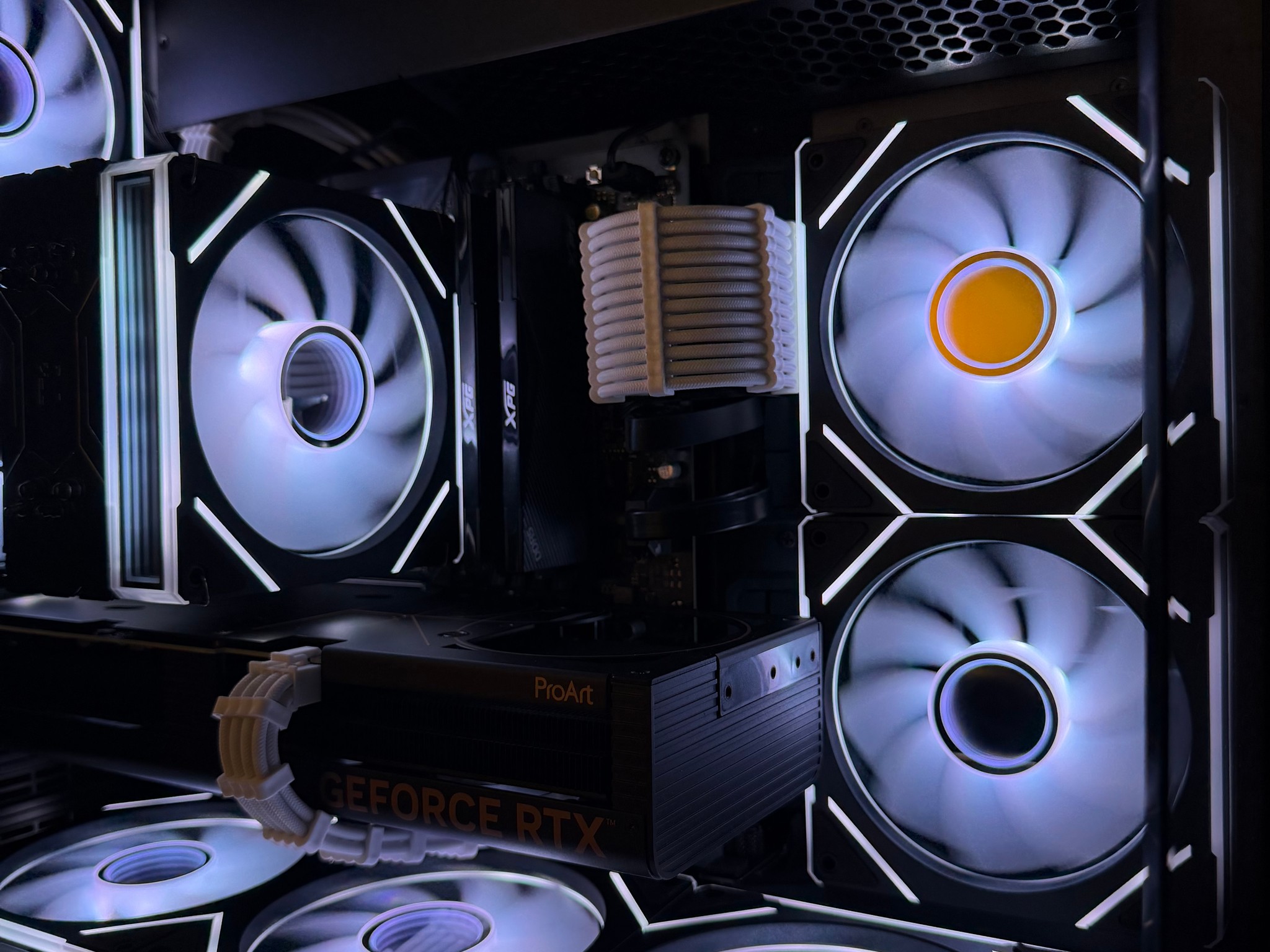 GeForce RTX 4070 Custom Gaming PC - Core i7-14700F, 16GB RAM, 512GB SSD