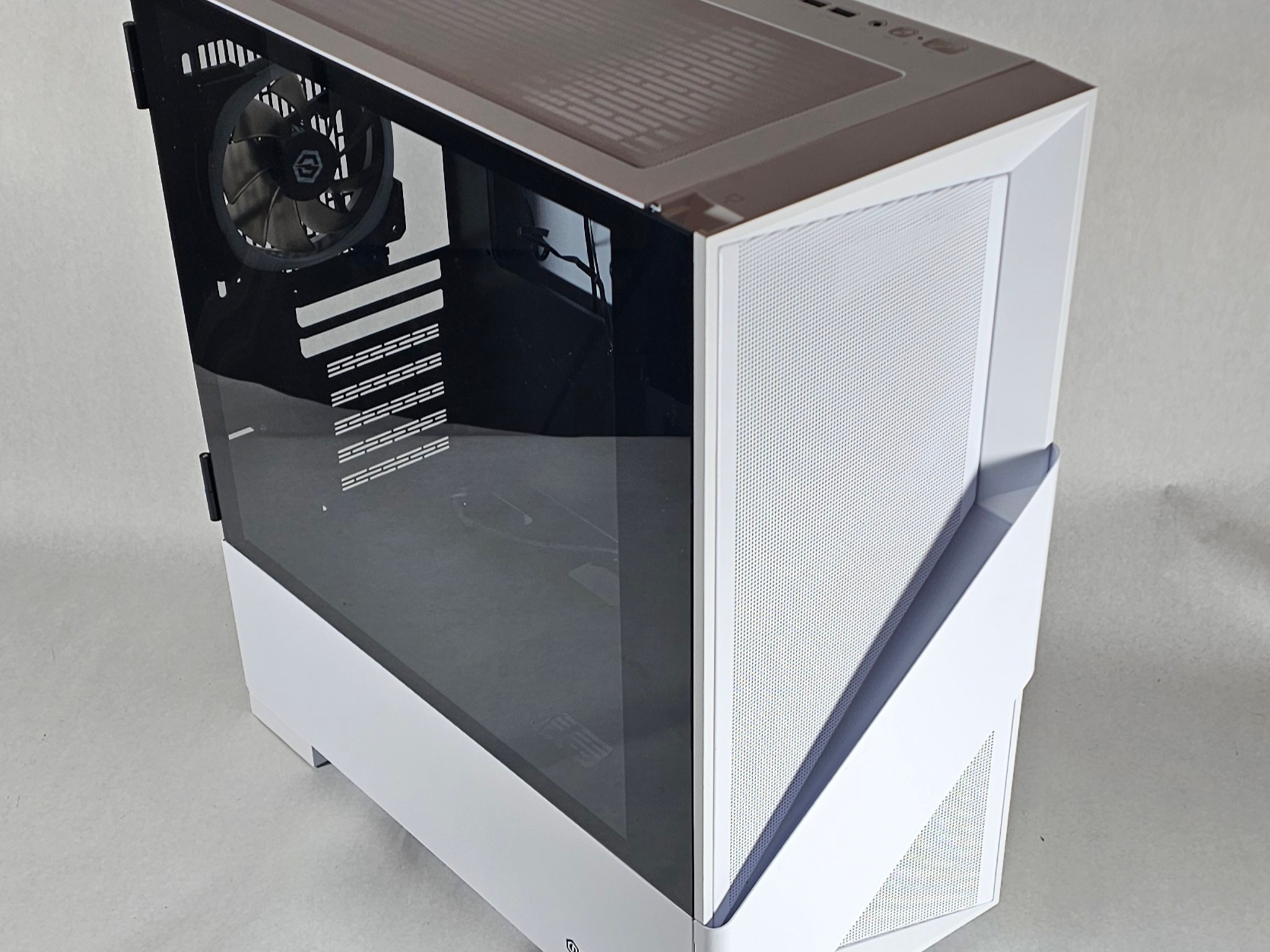 White CyberPower RGB PC Case w\ 4 RGB Fans