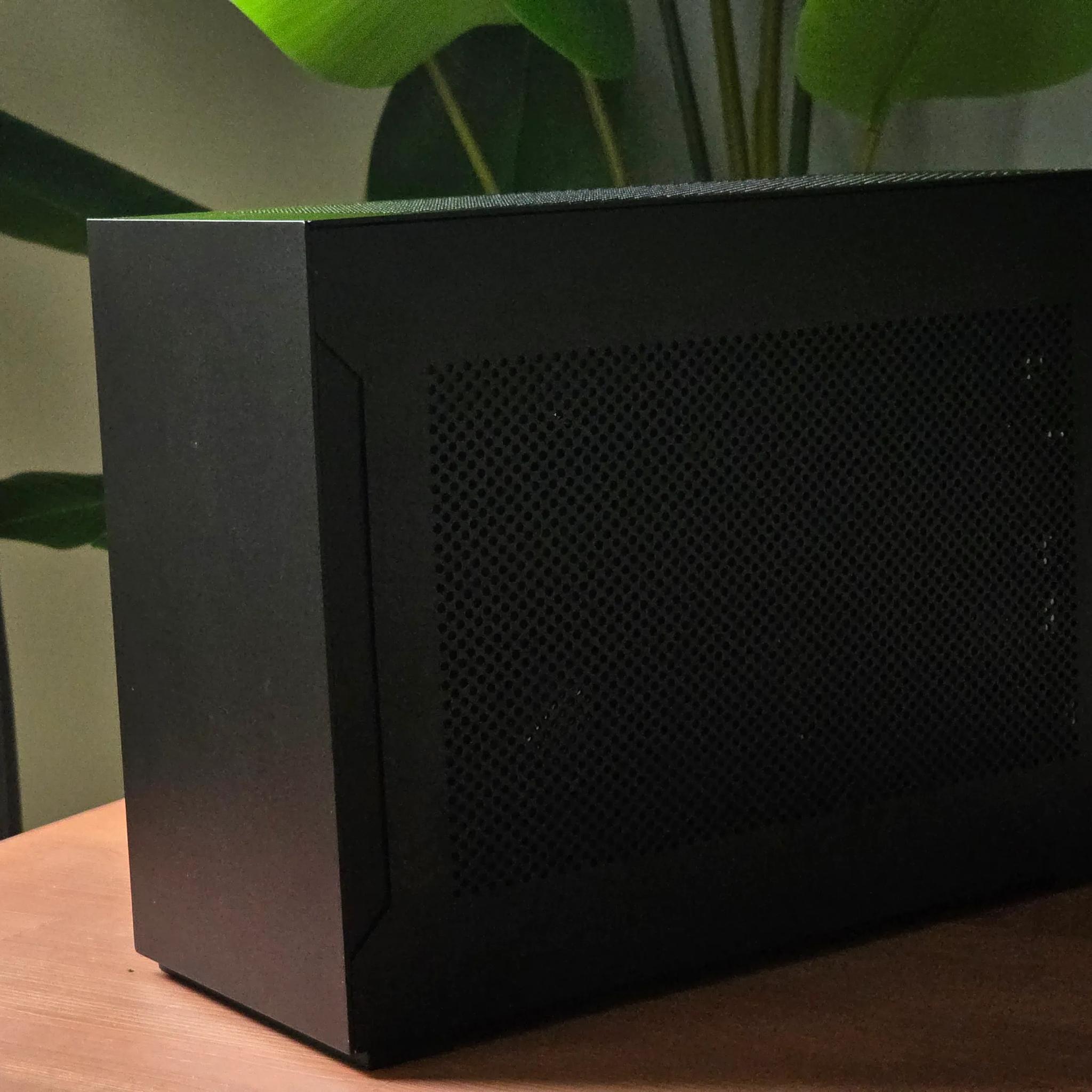 AMD Ryzen 7800X3D | RX 9070 XT 16GB | 32GB RAM | 2TB NVMe SSD | Custom mini-ITX Gaming PC